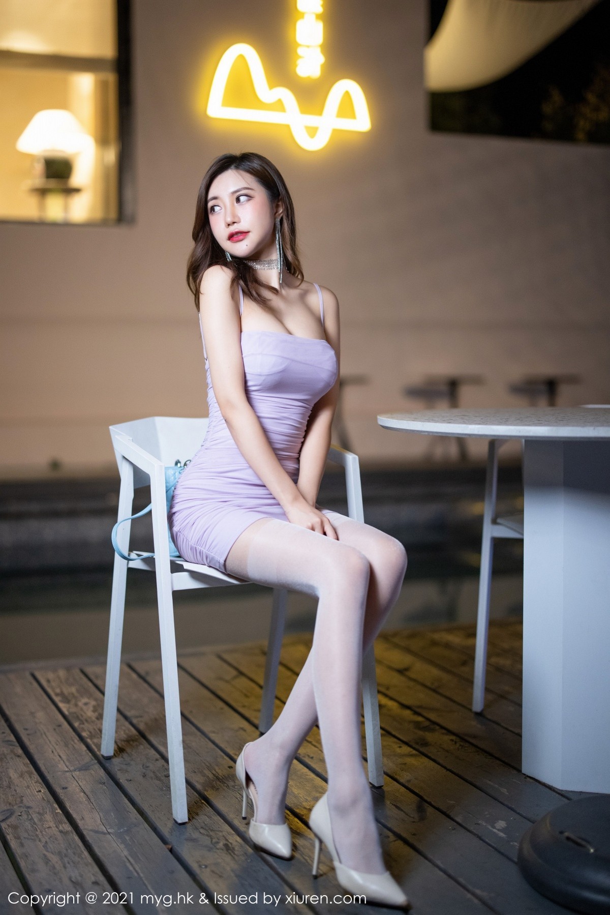 Jpxgyw.com_[MyGirl美媛馆]Vol.593_女神绮里嘉Carina杭州旅拍紫色吊裙半撩露超薄肉丝诱惑写真88P