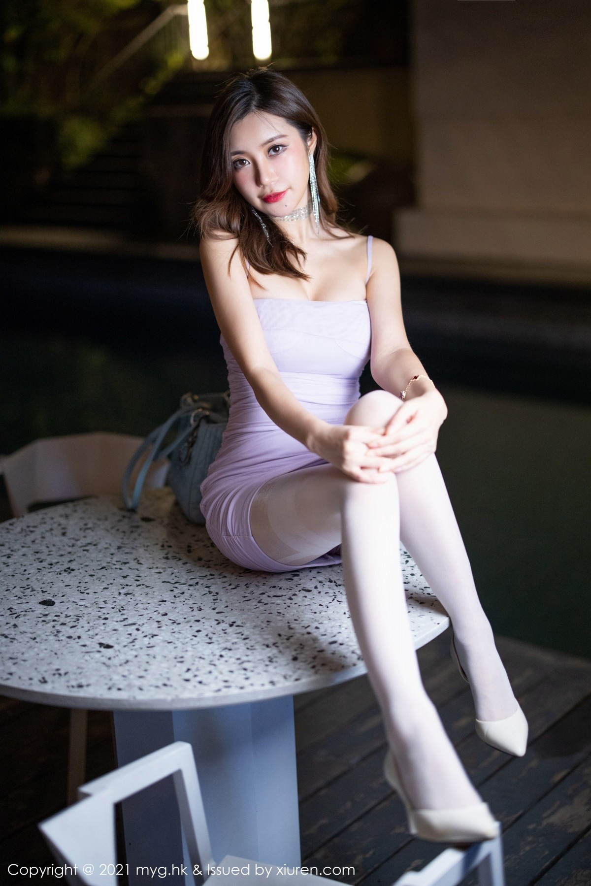 Jpxgyw.com_[MyGirl美媛馆]Vol.593_女神绮里嘉Carina杭州旅拍紫色吊裙半撩露超薄肉丝诱惑写真88P