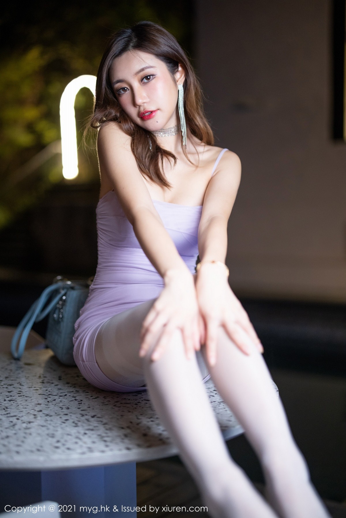 Jpxgyw.com_[MyGirl美媛馆]Vol.593_女神绮里嘉Carina杭州旅拍紫色吊裙半撩露超薄肉丝诱惑写真88P
