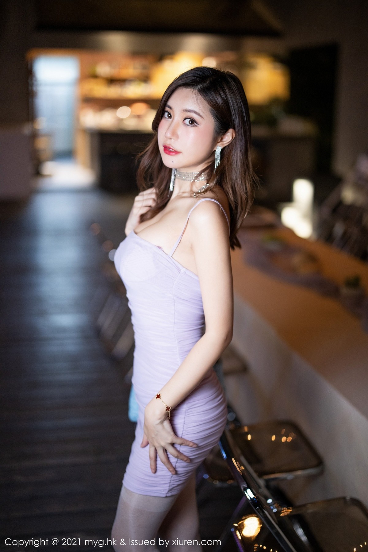 Jpxgyw.com_[MyGirl美媛馆]Vol.593_女神绮里嘉Carina杭州旅拍紫色吊裙半撩露超薄肉丝诱惑写真88P