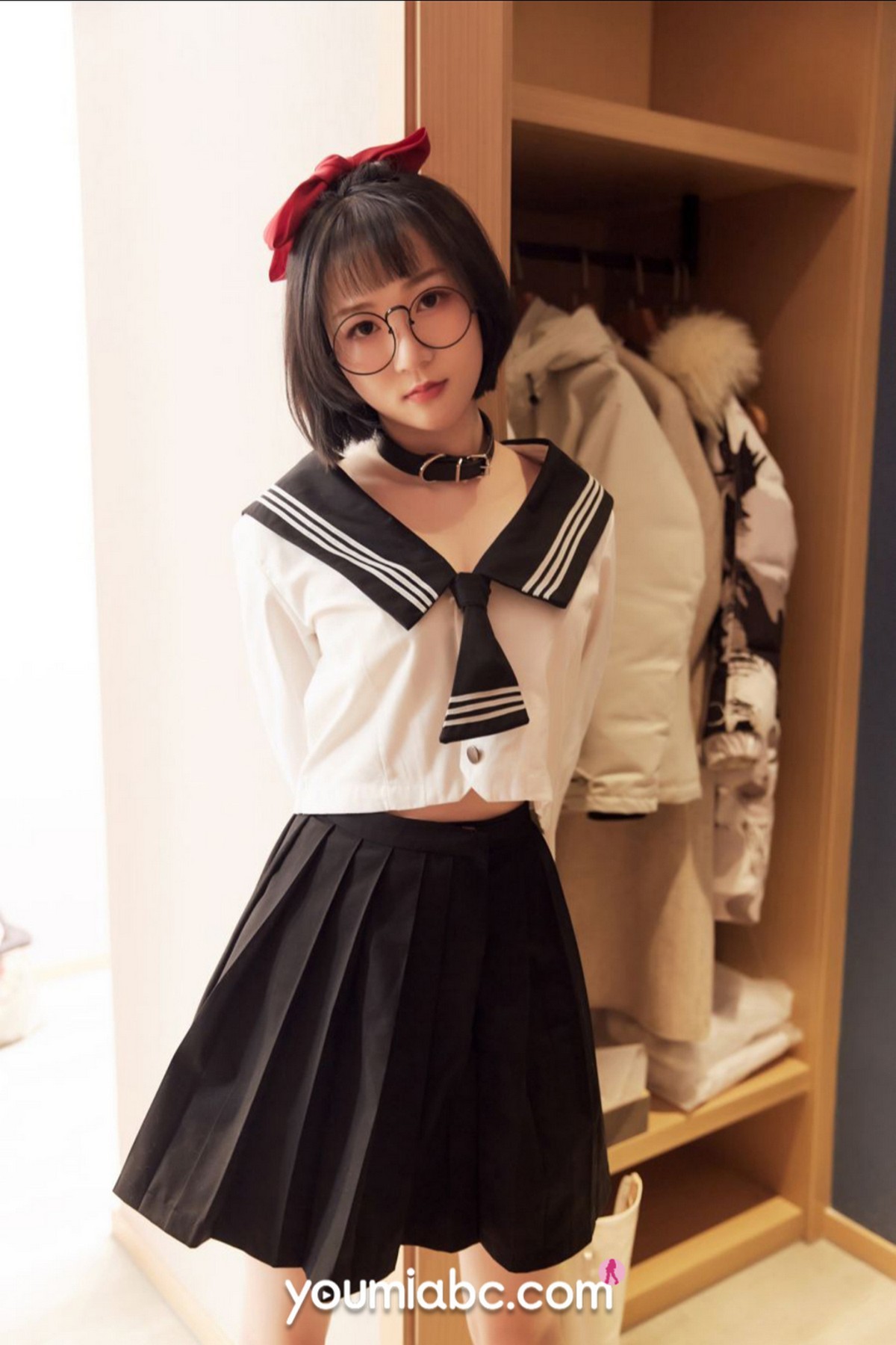 Jpxgyw.com_[YouMi尤蜜]Vol.717_模特龙女宝宝家教秘密教学主题私房半脱露完美身材诱惑写真61P