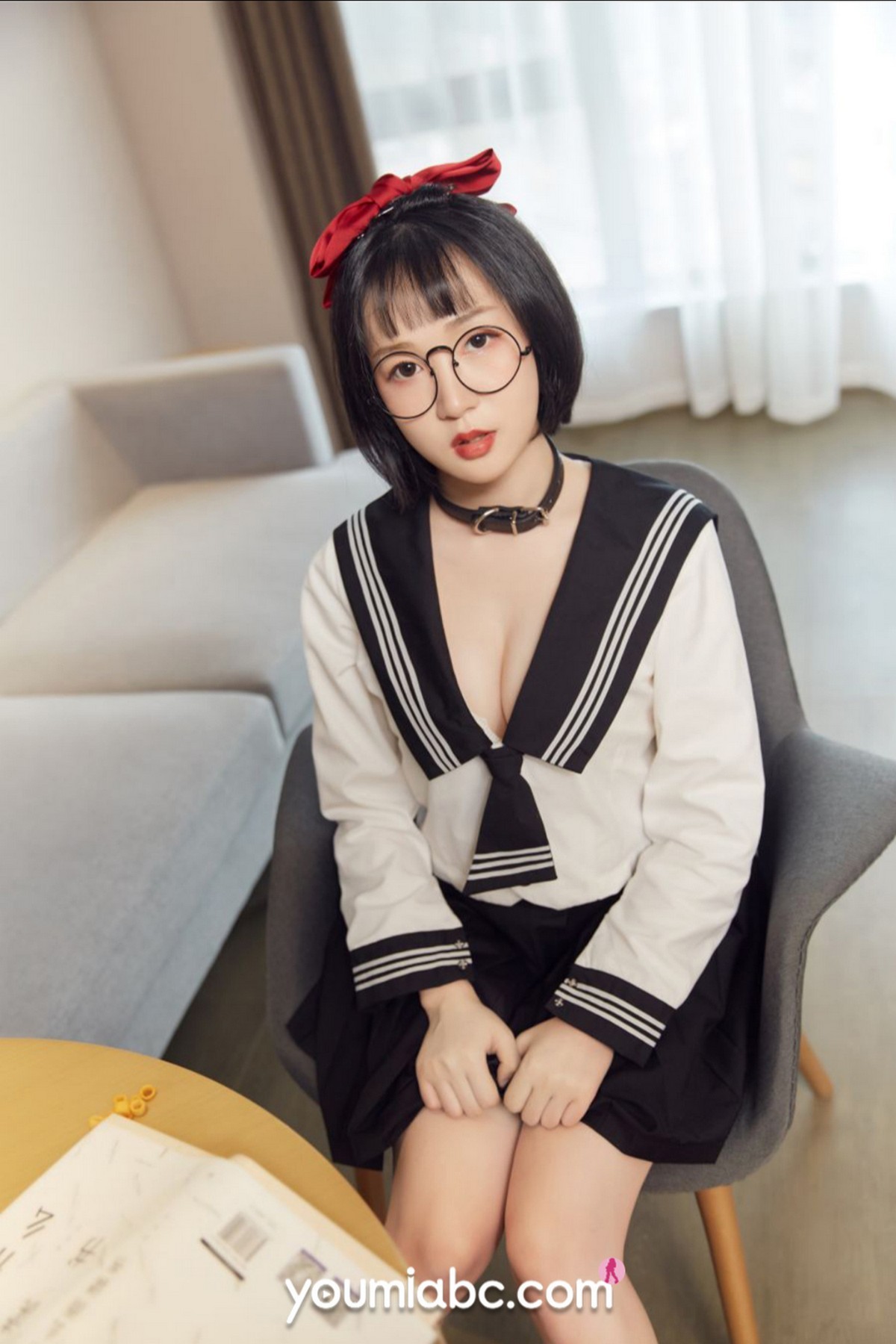Jpxgyw.com_[YouMi尤蜜]Vol.717_模特龙女宝宝家教秘密教学主题私房半脱露完美身材诱惑写真61P