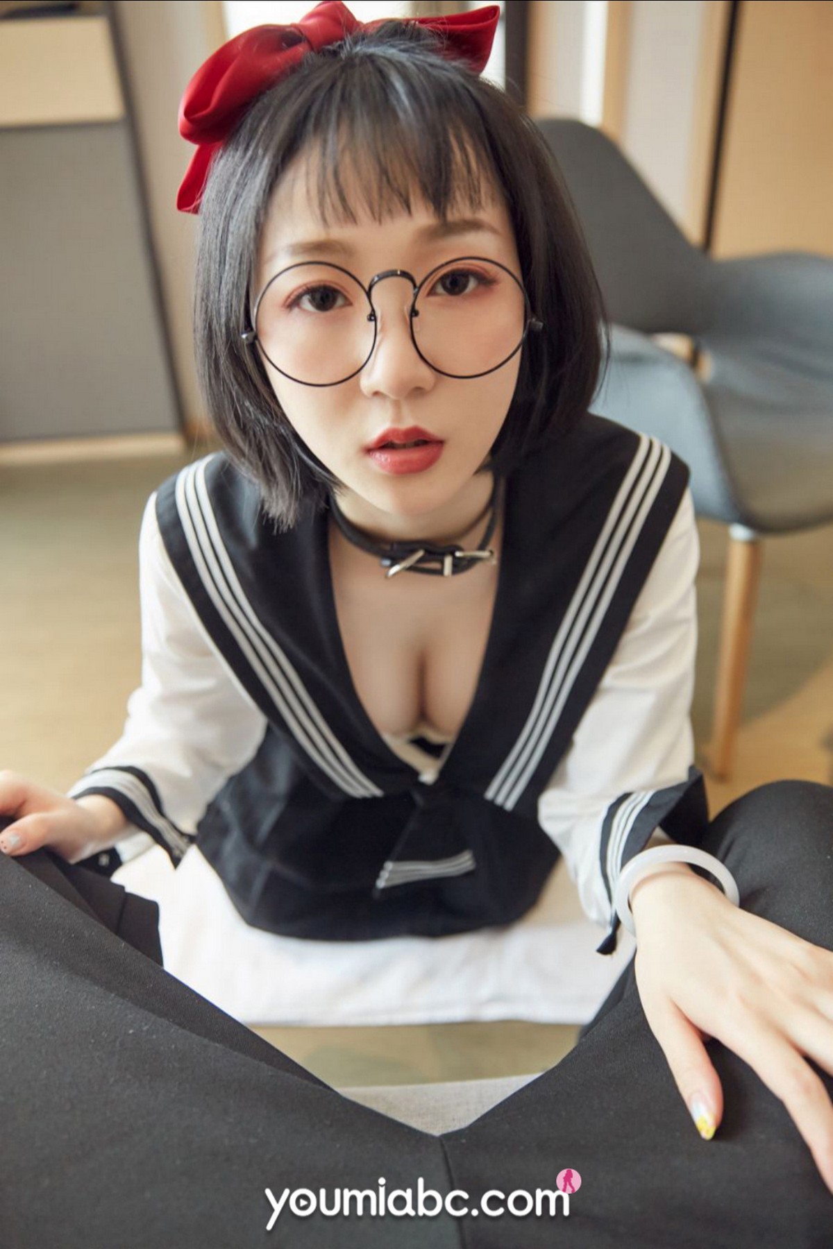 Jpxgyw.com_[YouMi尤蜜]Vol.717_模特龙女宝宝家教秘密教学主题私房半脱露完美身材诱惑写真61P
