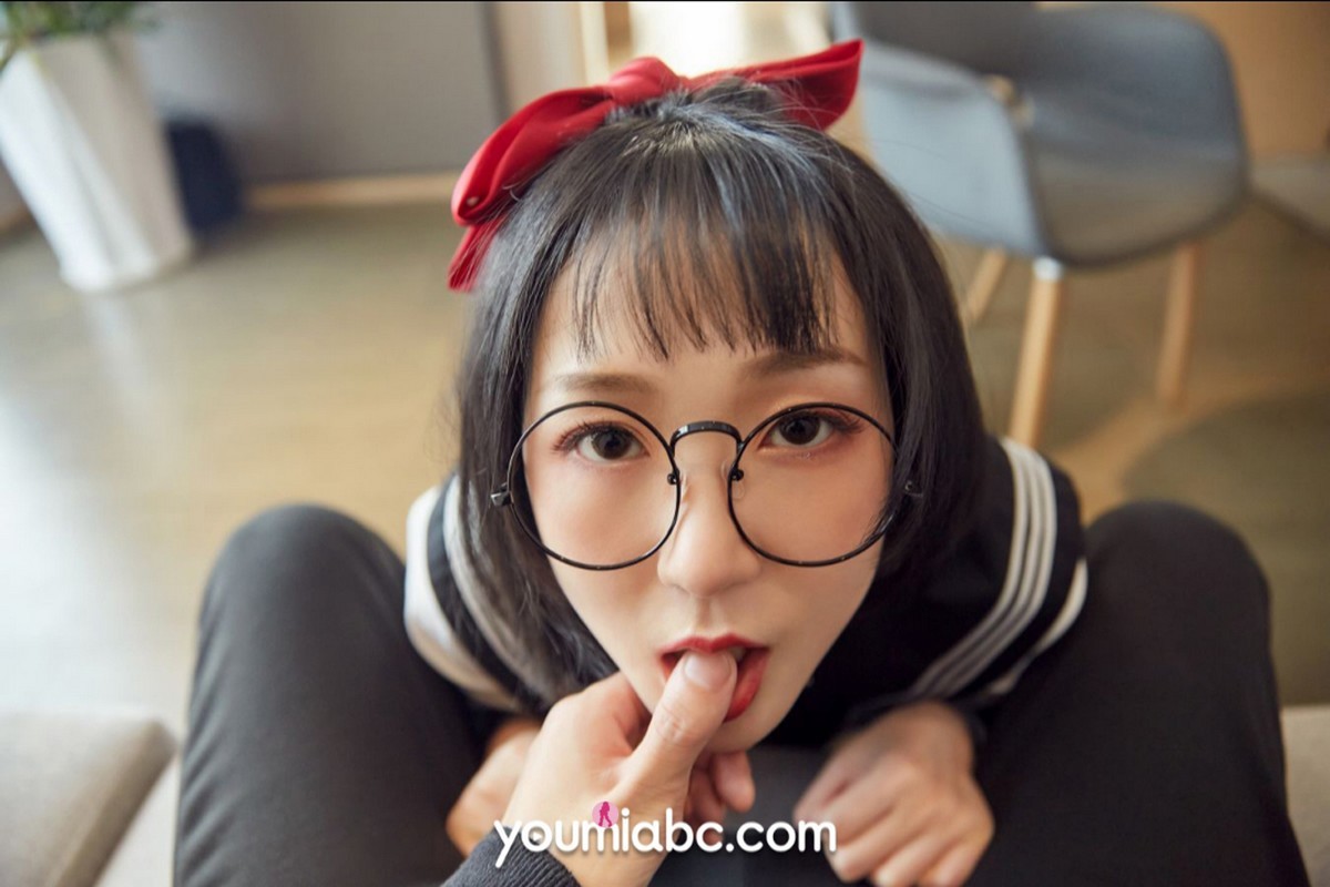 Jpxgyw.com_[YouMi尤蜜]Vol.717_模特龙女宝宝家教秘密教学主题私房半脱露完美身材诱惑写真61P