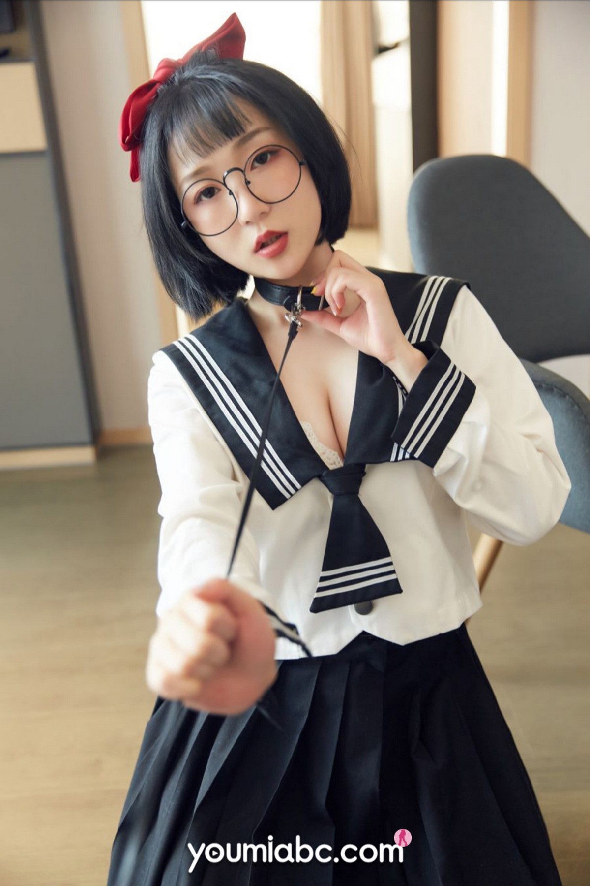 Jpxgyw.com_[YouMi尤蜜]Vol.717_模特龙女宝宝家教秘密教学主题私房半脱露完美身材诱惑写真61P