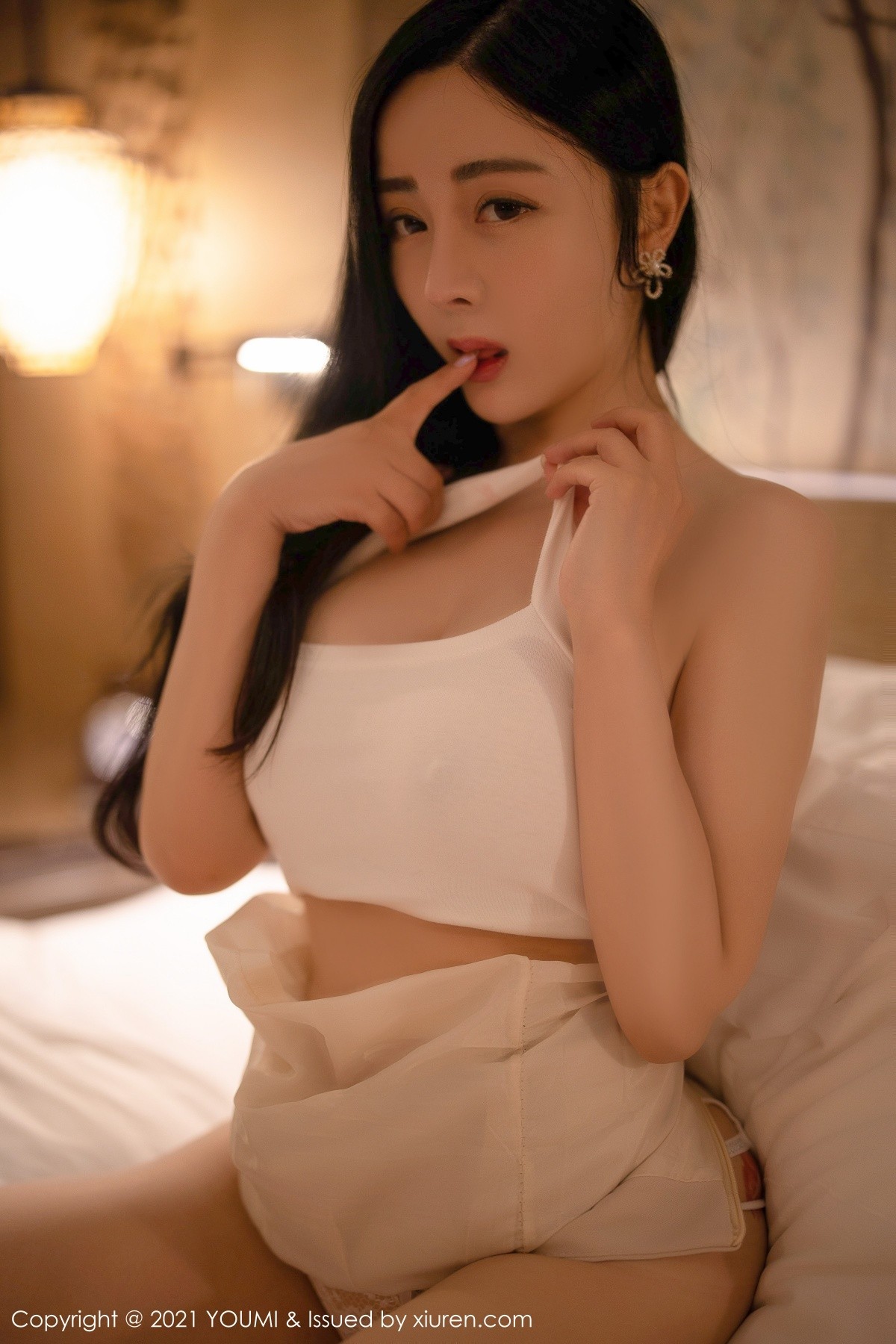 Jpxgyw.com_[YouMi尤蜜荟]Vol.695_模特允爾桂林旅拍私房脱职业装露性感内衣秀丰满身材诱惑写真62P
