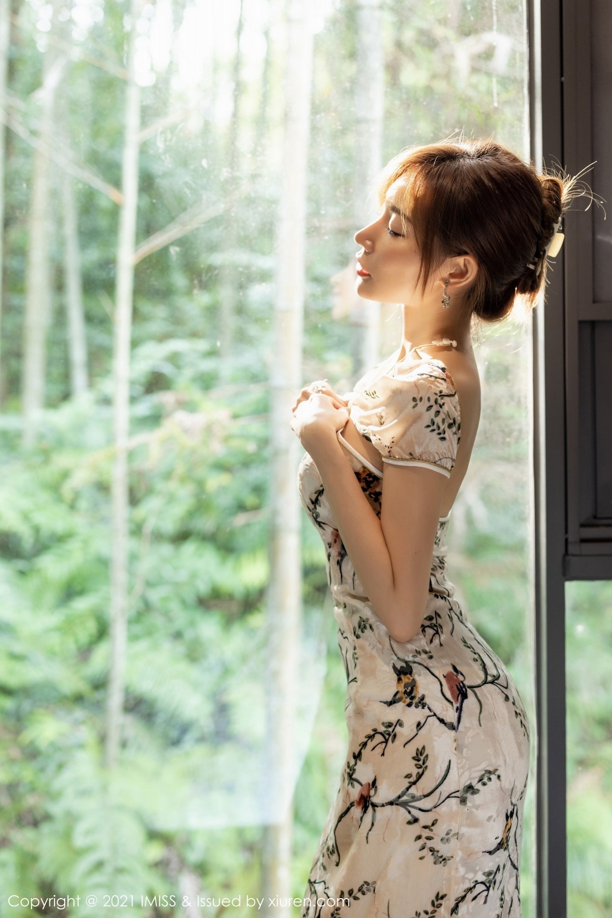 Jpxgyw.com_[IMISS爱蜜社]Vol.633_女神小狐狸Kathryn心愿旅拍性感旗袍配肉丝裤袜迷人诱惑写真49P