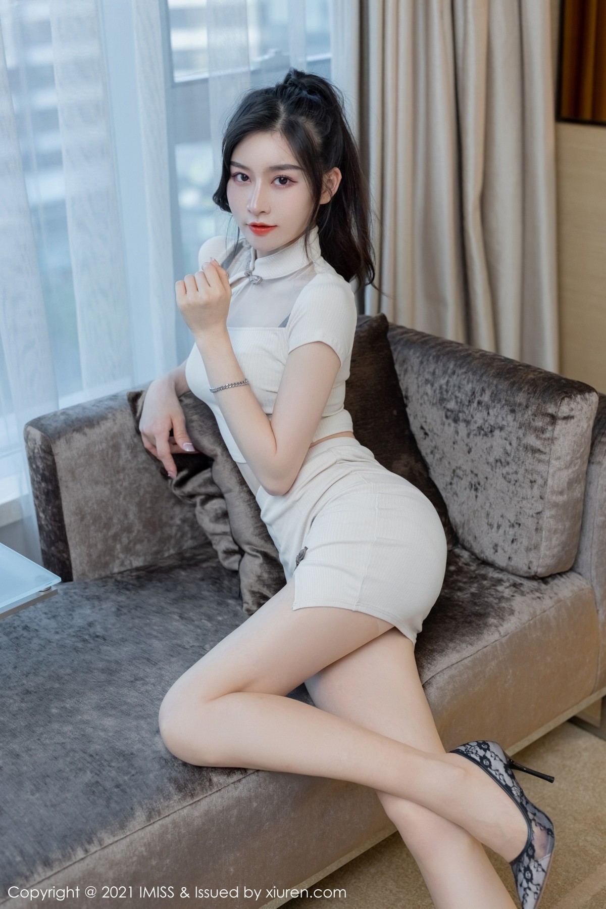 Jpxgyw.com_[IMISS爱蜜社]Vol.634_气质美女Vanessa私房脱典雅制服露性感黑色内衣完美诱惑写真56P