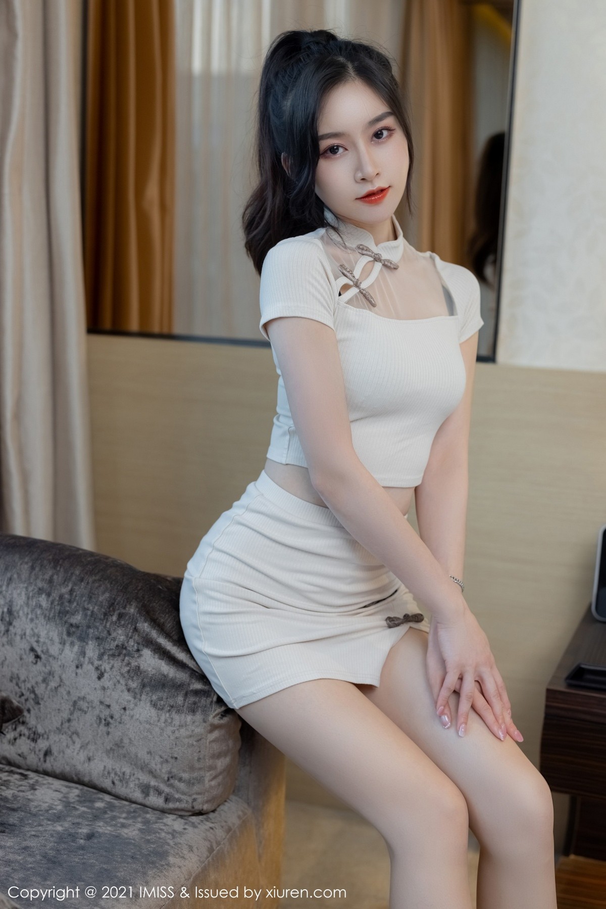 Jpxgyw.com_[IMISS爱蜜社]Vol.634_气质美女Vanessa私房脱典雅制服露性感黑色内衣完美诱惑写真56P
