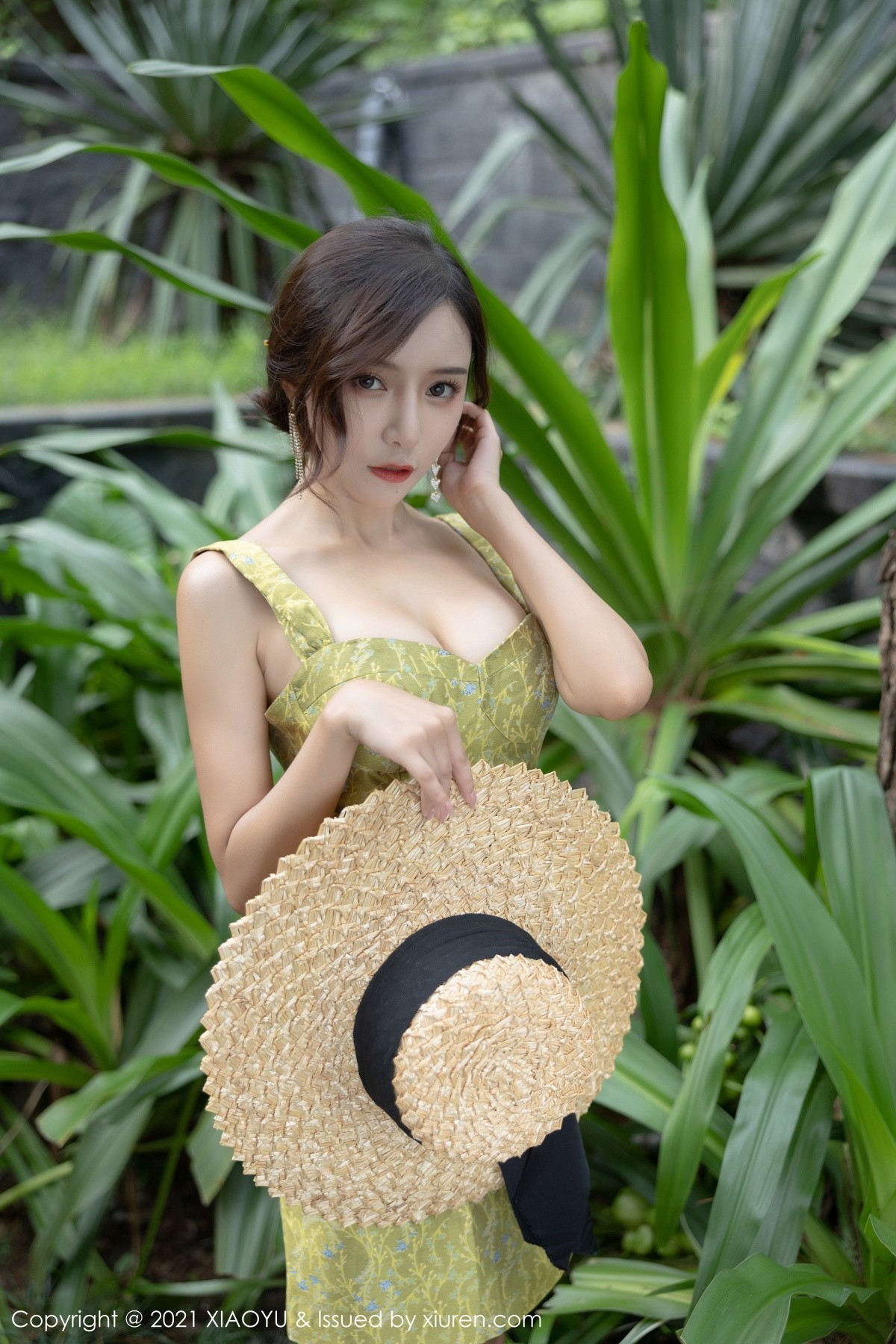 Jpxgyw.com_[XiaoYu画语界]Vol.624_女神王馨瑶yanni典雅多姿礼裙+薄透服饰秀火辣身材诱惑写真83P