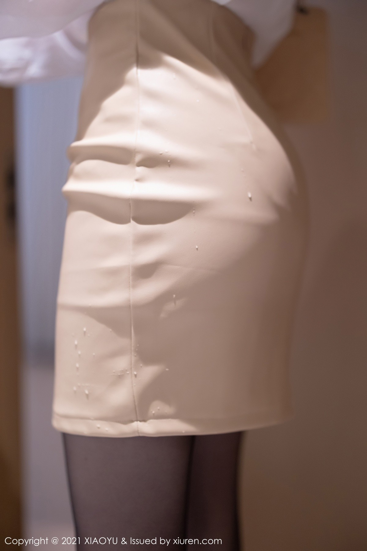 Jpxgyw.com_[XiaoYu画语界]Vol.625_女神芝芝Booty私房性感白衬衫配粉色内衣秀完美身材诱惑写真95P