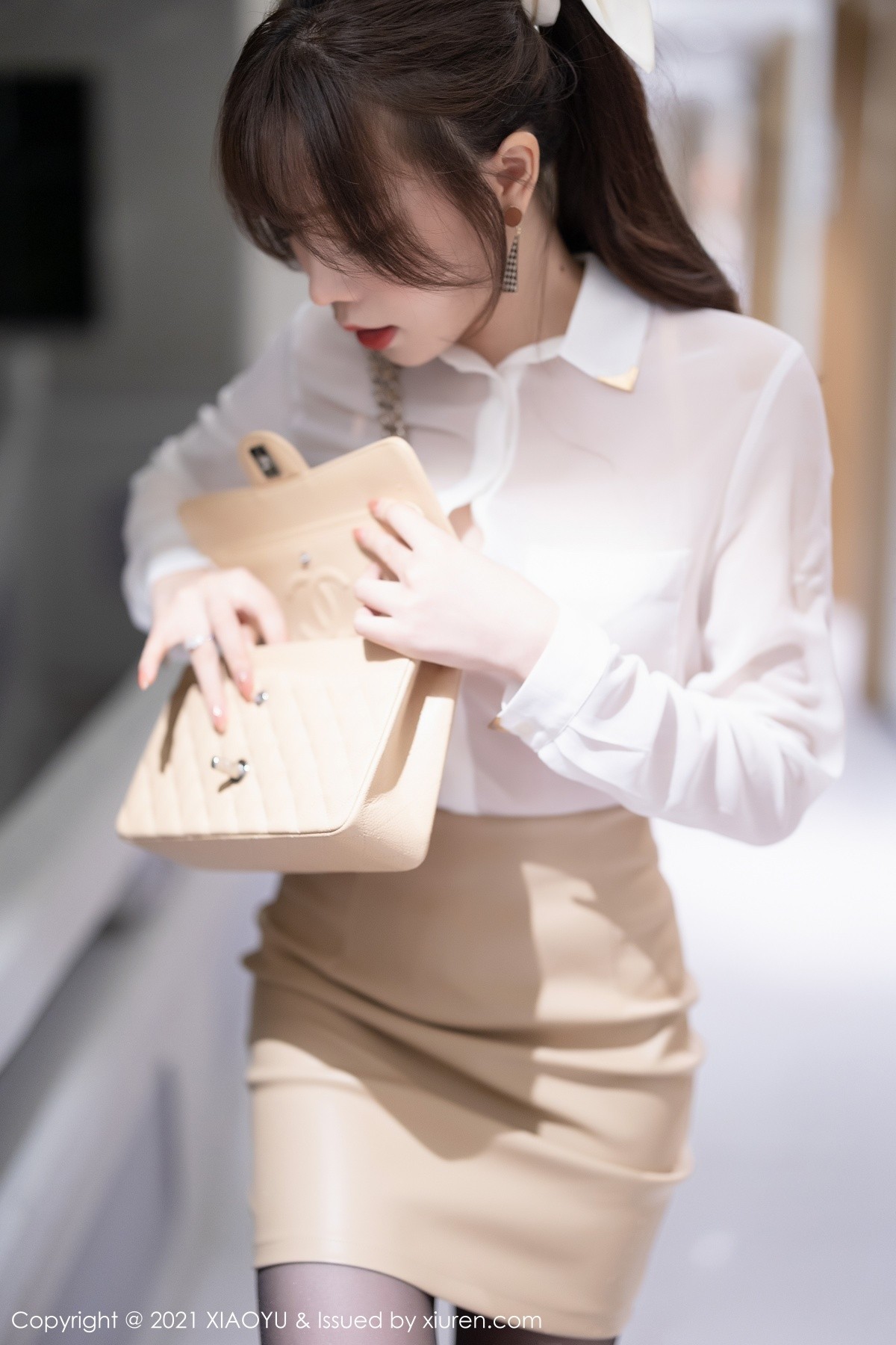 Jpxgyw.com_[XiaoYu画语界]Vol.625_女神芝芝Booty私房性感白衬衫配粉色内衣秀完美身材诱惑写真95P