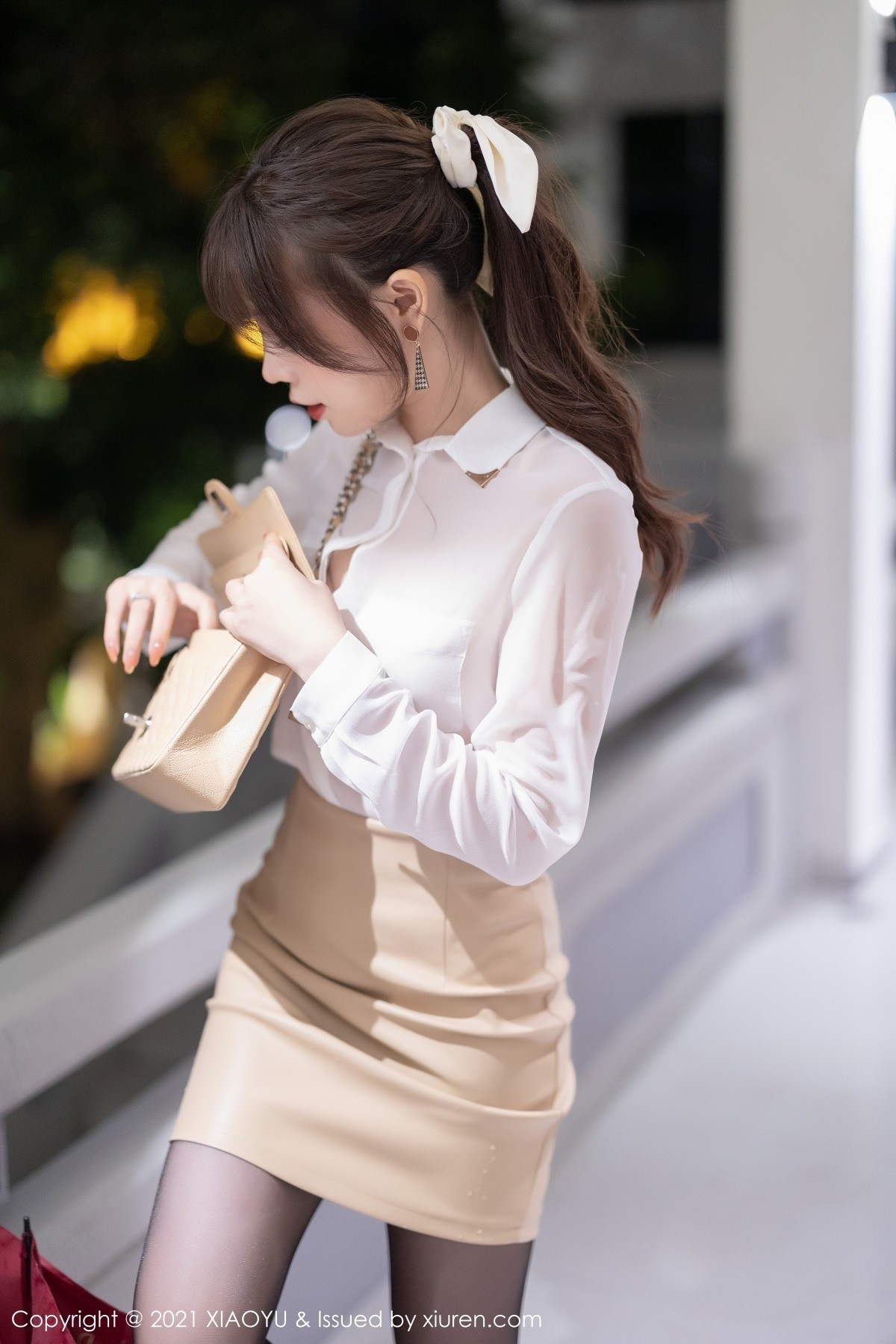 Jpxgyw.com_[XiaoYu画语界]Vol.625_女神芝芝Booty私房性感白衬衫配粉色内衣秀完美身材诱惑写真95P