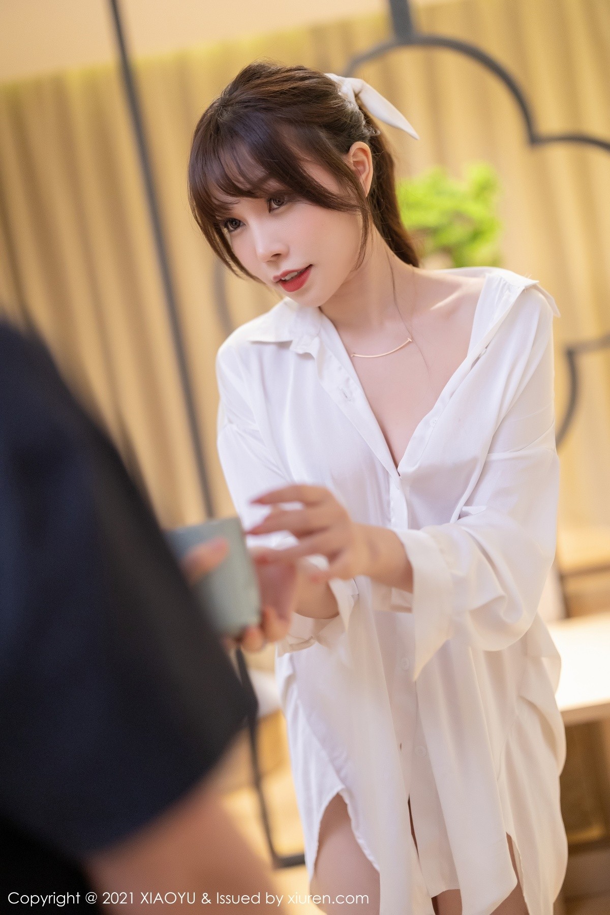 Jpxgyw.com_[XiaoYu画语界]Vol.625_女神芝芝Booty私房性感白衬衫配粉色内衣秀完美身材诱惑写真95P
