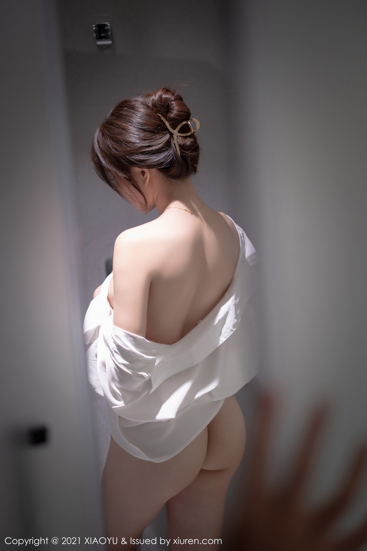 Jpxgyw.com_[XiaoYu画语界]Vol.625_女神芝芝Booty私房性感白衬衫配粉色内衣秀完美身材诱惑写真95P