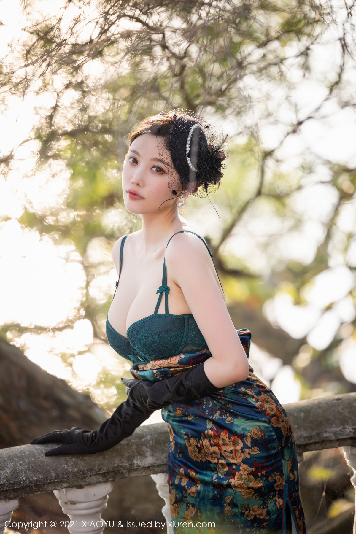 Jpxgyw.com_[XiaoYu画语界]Vol.626_女神杨晨晨sugar广西心愿旅拍脱韵味旗袍露性感内衣诱惑写真90P