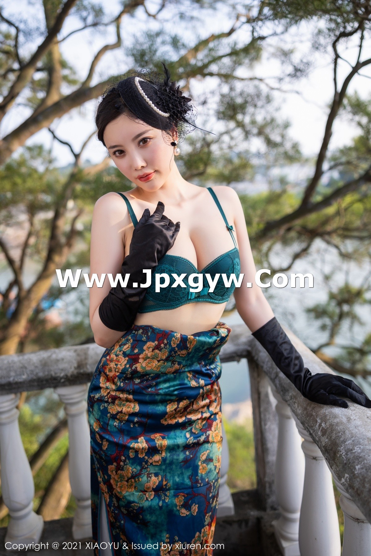 Jpxgyw.com_[XiaoYu画语界]Vol.626_女神杨晨晨sugar广西心愿旅拍脱韵味旗袍露性感内衣诱惑写真90P