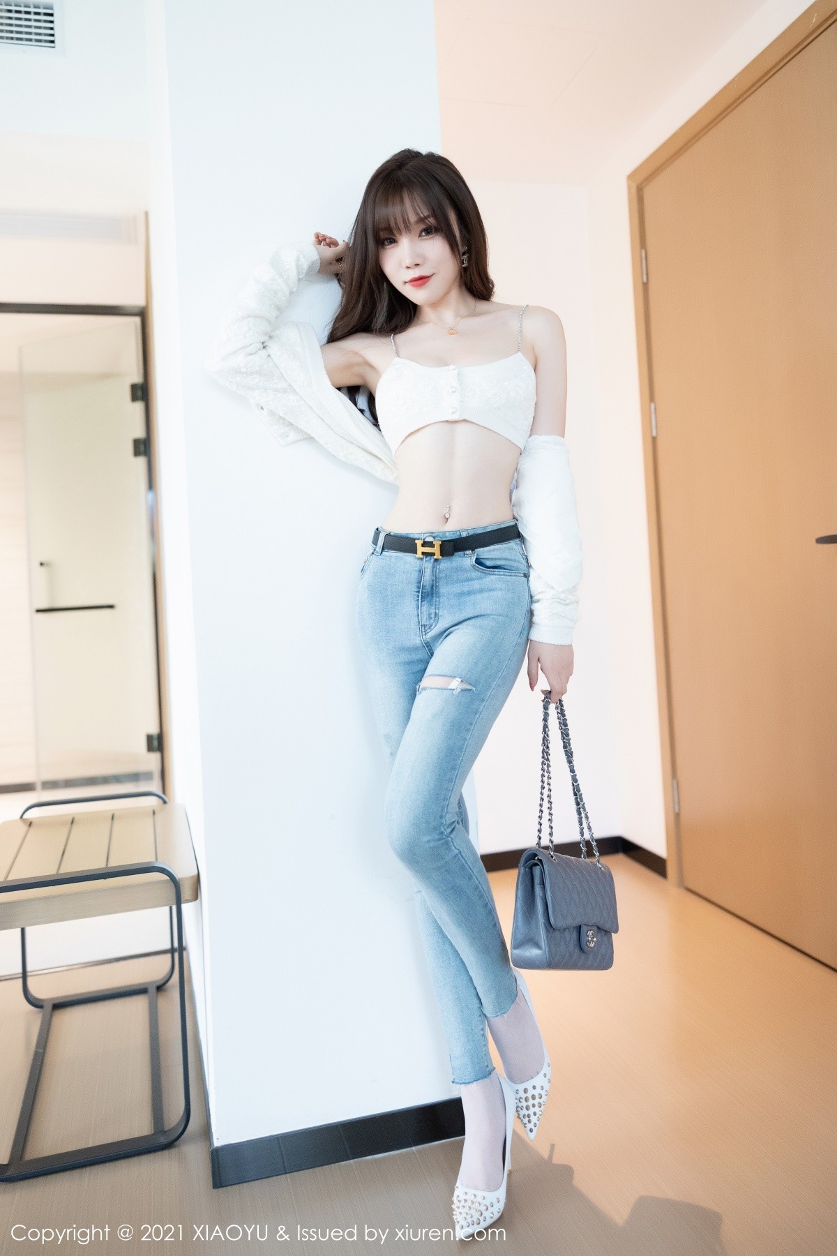 Jpxgyw.com_[XiaoYu画语界]Vol.627_女神芝芝Booty私房脱牛仔裤露情趣内衣配白丝吊袜诱惑写真86P