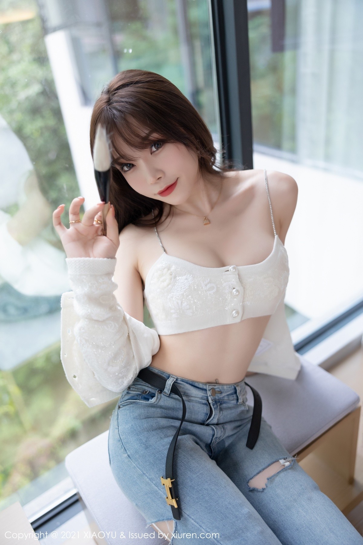 Jpxgyw.com_[XiaoYu画语界]Vol.627_女神芝芝Booty私房脱牛仔裤露情趣内衣配白丝吊袜诱惑写真86P