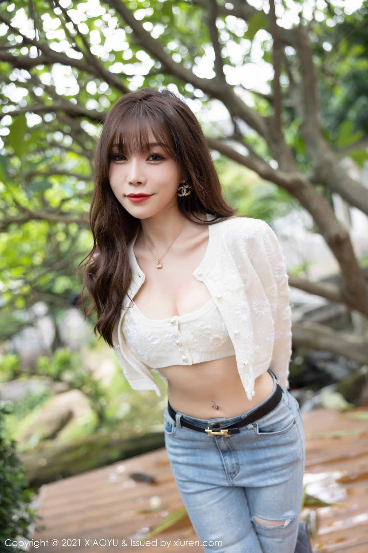 Jpxgyw.com_[XiaoYu画语界]Vol.627_女神芝芝Booty私房脱牛仔裤露情趣内衣配白丝吊袜诱惑写真86P