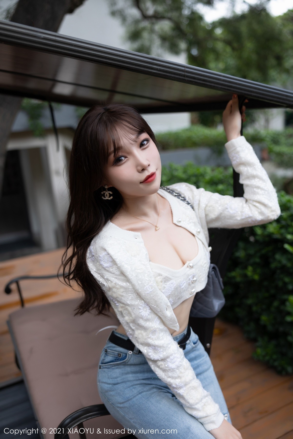 Jpxgyw.com_[XiaoYu画语界]Vol.627_女神芝芝Booty私房脱牛仔裤露情趣内衣配白丝吊袜诱惑写真86P