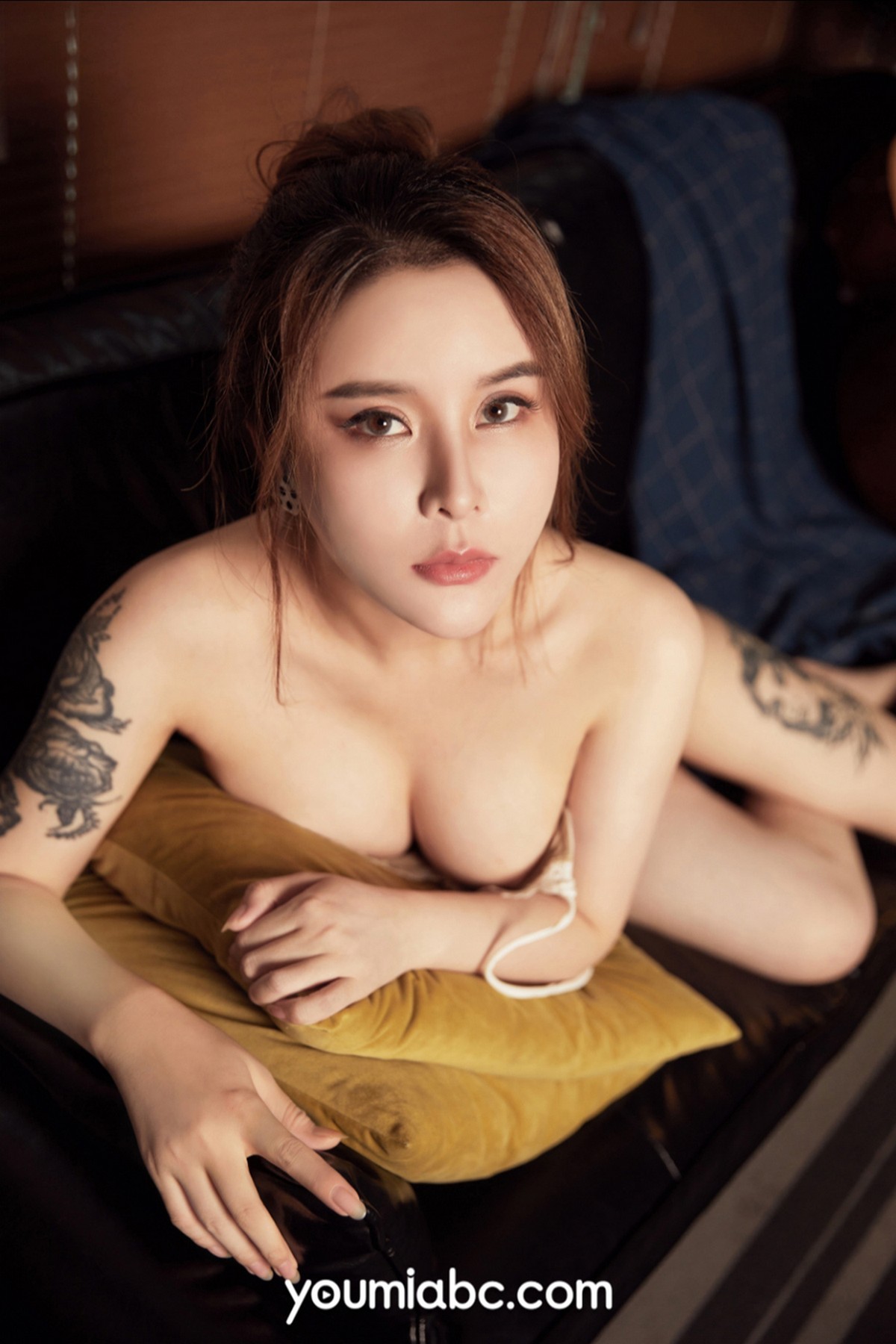 Jpxgyw.com_[YouMi尤蜜]Vol.723_模特爱丽莎吉他女人主题私房性感白色缕空内衣完美诱惑写真36P
