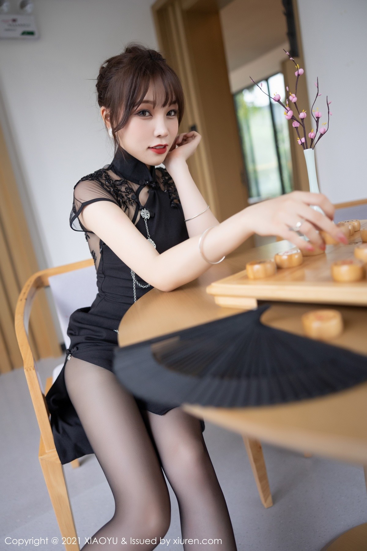 Jpxgyw.com_[XiaoYu画语界]Vol.629_女神芝芝Booty私房古韵旗袍配超薄黑丝裤袜秀美腿诱惑写真95P
