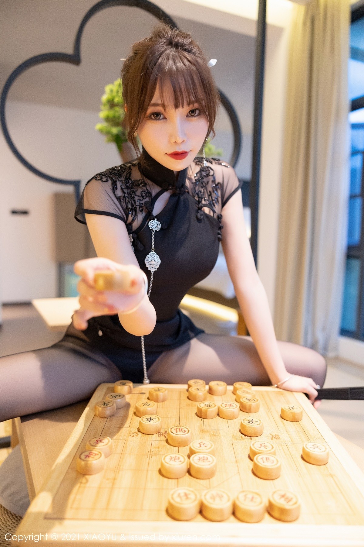 Jpxgyw.com_[XiaoYu画语界]Vol.629_女神芝芝Booty私房古韵旗袍配超薄黑丝裤袜秀美腿诱惑写真95P