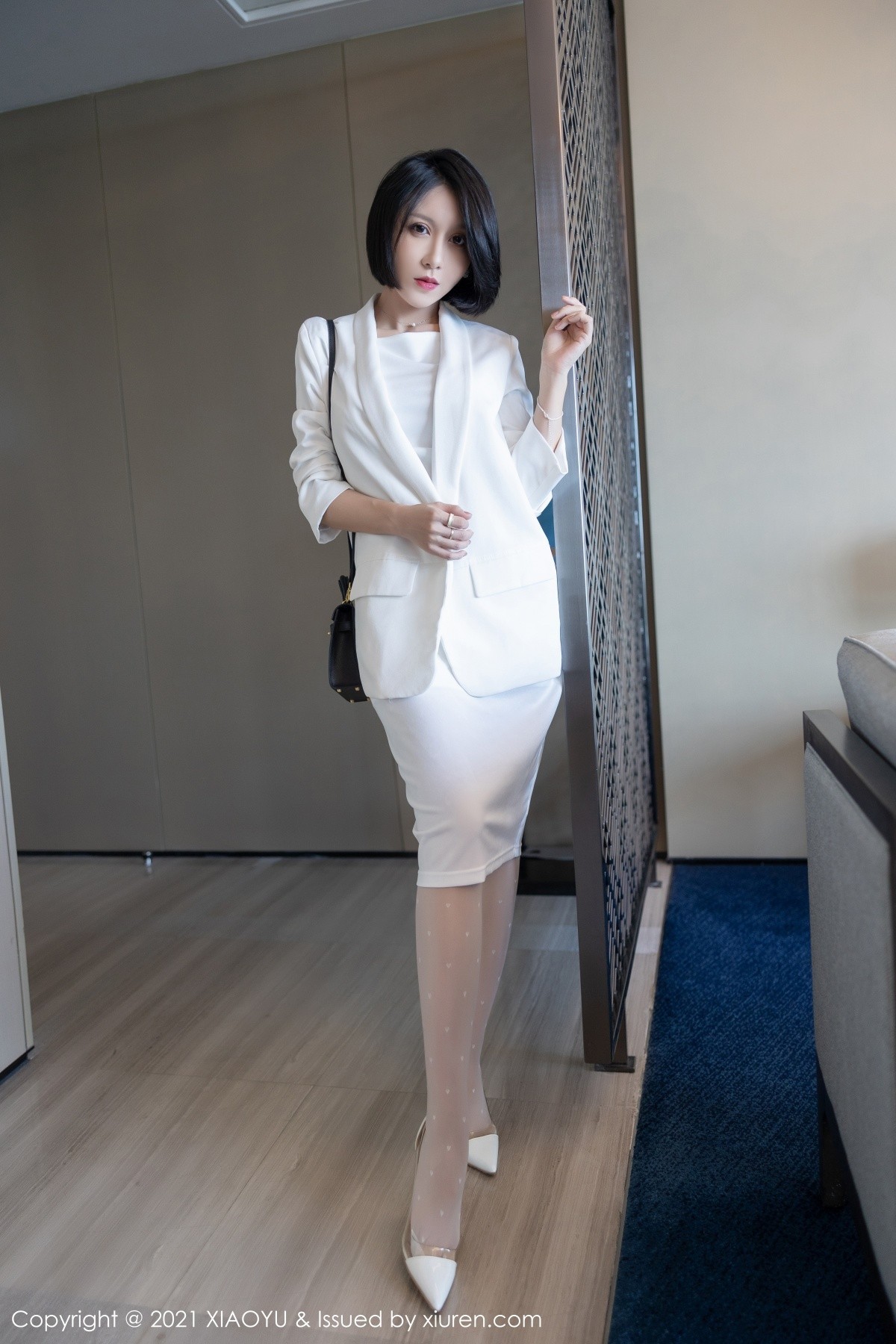 Jpxgyw.com_[XiaoYu画语界]Vol.630_模特潘朵拉Laa私房洁白服饰半脱露肉丝裤袜秀完美身材诱惑写真81P