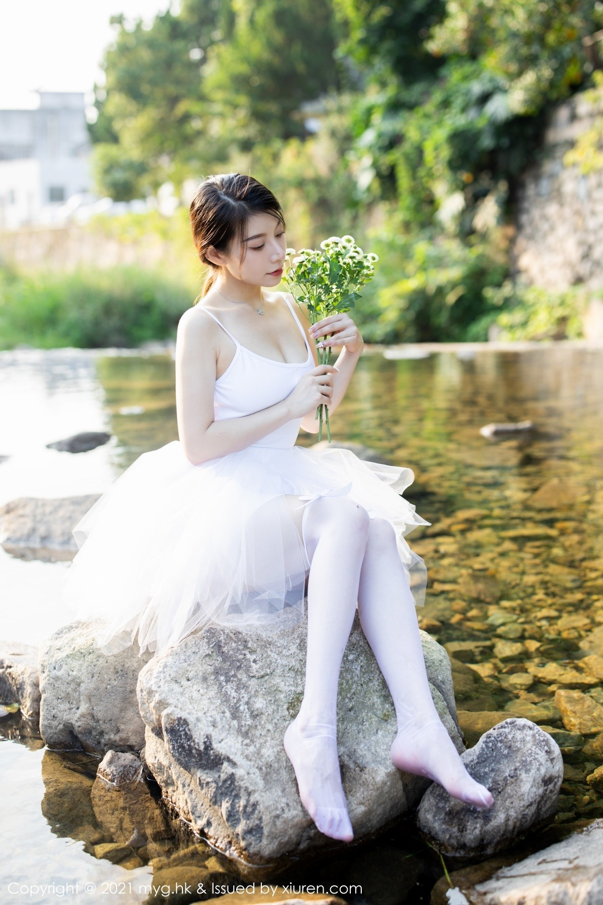 Jpxgyw.com_[MyGirl美媛馆]Vol.601_模特vetiver嘉宝贝儿长三角旅拍户外洁白芭蕾服饰湿身诱惑写真85P