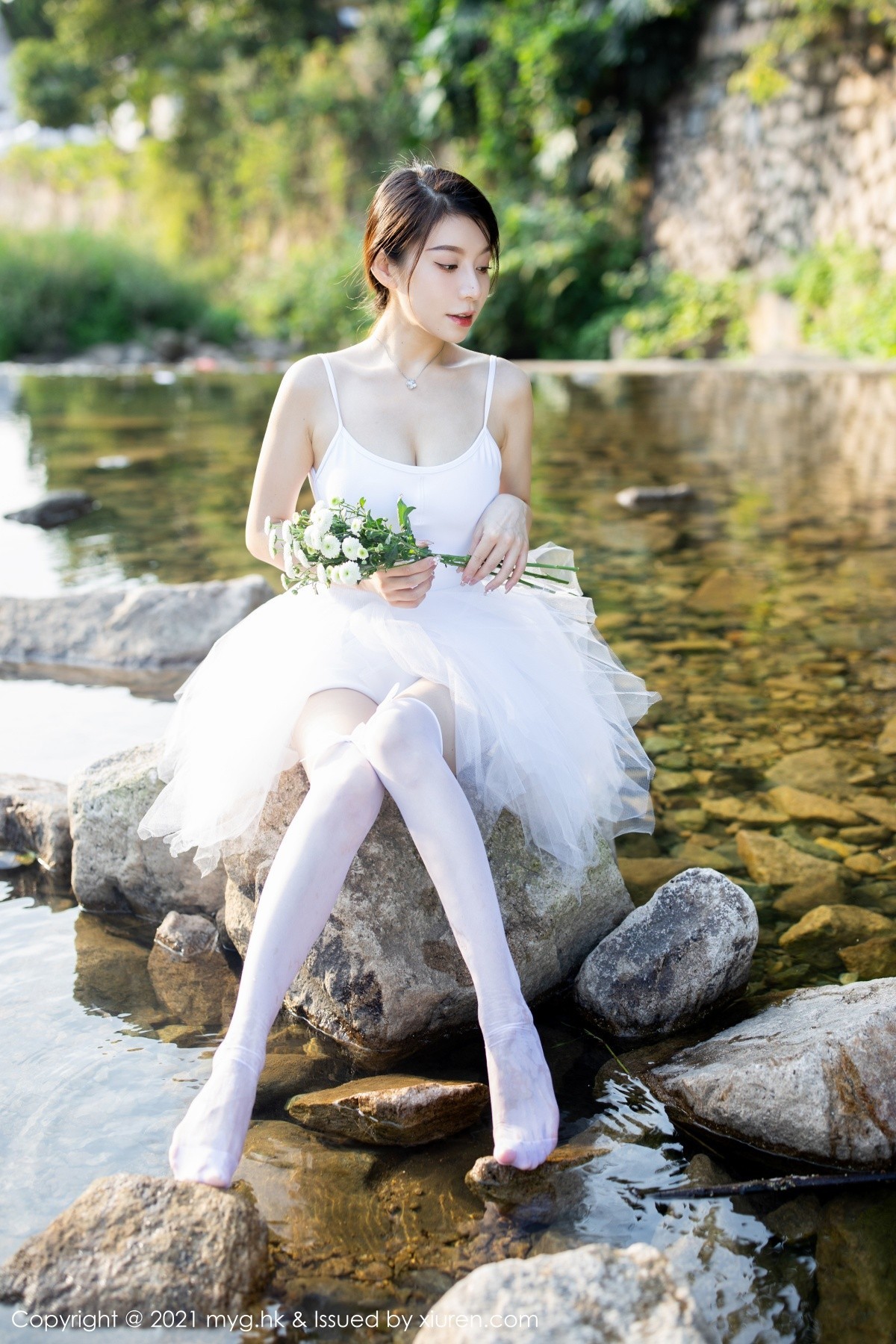 Jpxgyw.com_[MyGirl美媛馆]Vol.601_模特vetiver嘉宝贝儿长三角旅拍户外洁白芭蕾服饰湿身诱惑写真85P