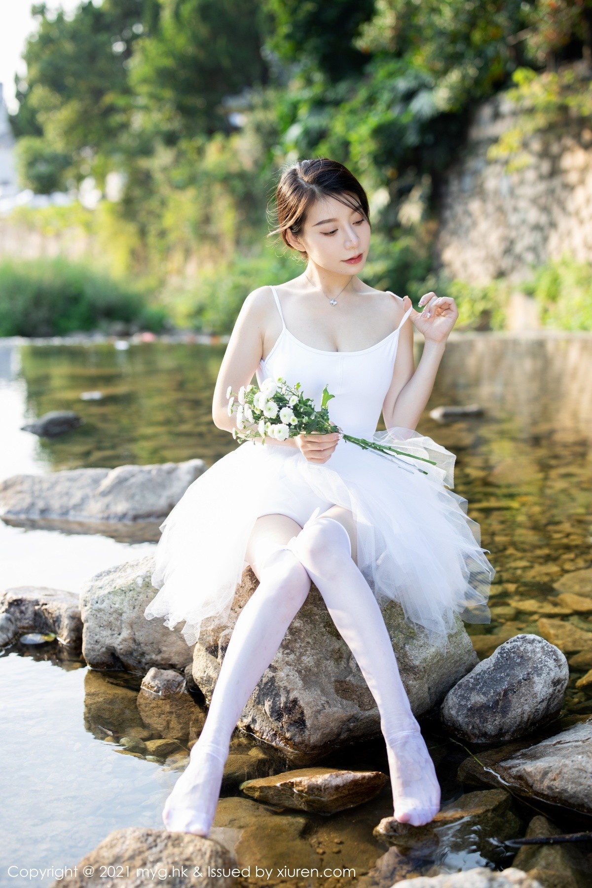 Jpxgyw.com_[MyGirl美媛馆]Vol.601_模特vetiver嘉宝贝儿长三角旅拍户外洁白芭蕾服饰湿身诱惑写真85P