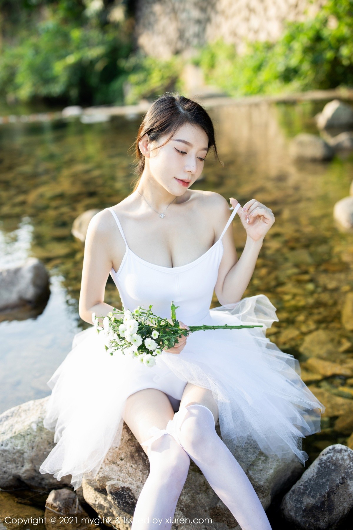 Jpxgyw.com_[MyGirl美媛馆]Vol.601_模特vetiver嘉宝贝儿长三角旅拍户外洁白芭蕾服饰湿身诱惑写真85P