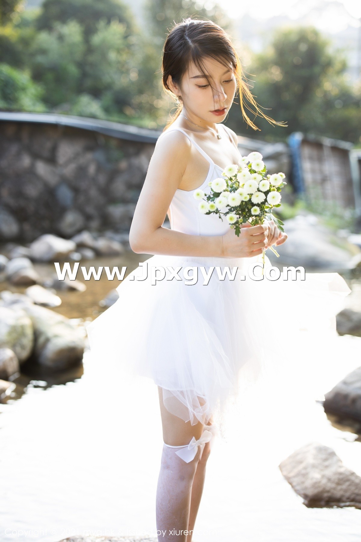 Jpxgyw.com_[MyGirl美媛馆]Vol.601_模特vetiver嘉宝贝儿长三角旅拍户外洁白芭蕾服饰湿身诱惑写真85P