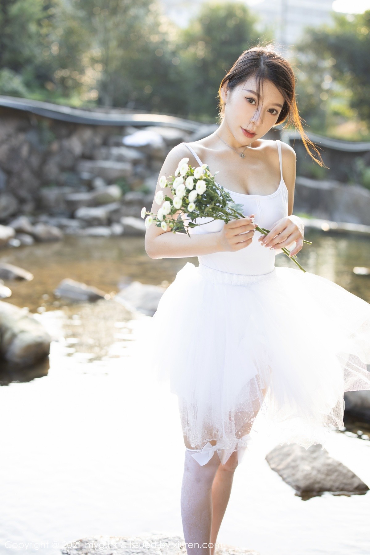 Jpxgyw.com_[MyGirl美媛馆]Vol.601_模特vetiver嘉宝贝儿长三角旅拍户外洁白芭蕾服饰湿身诱惑写真85P