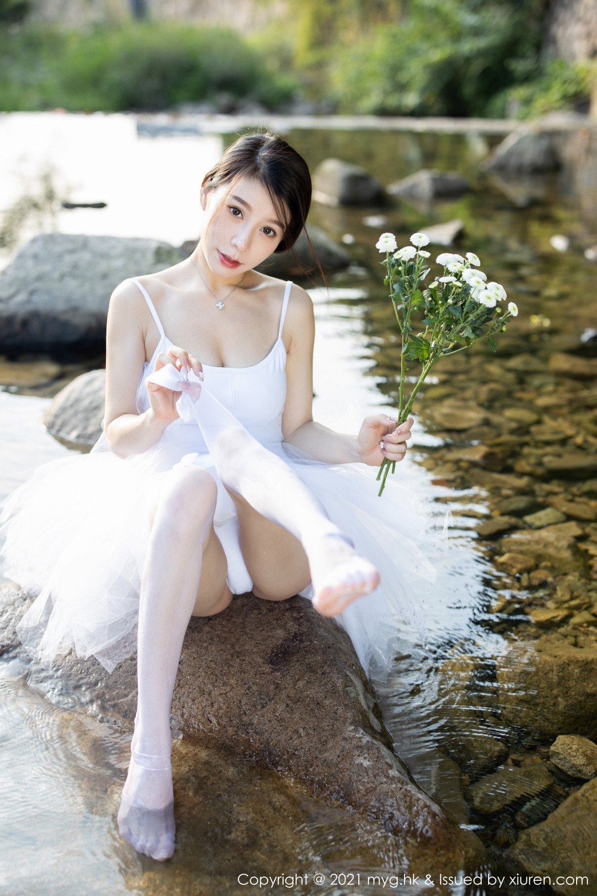 Jpxgyw.com_[MyGirl美媛馆]Vol.601_模特vetiver嘉宝贝儿长三角旅拍户外洁白芭蕾服饰湿身诱惑写真85P