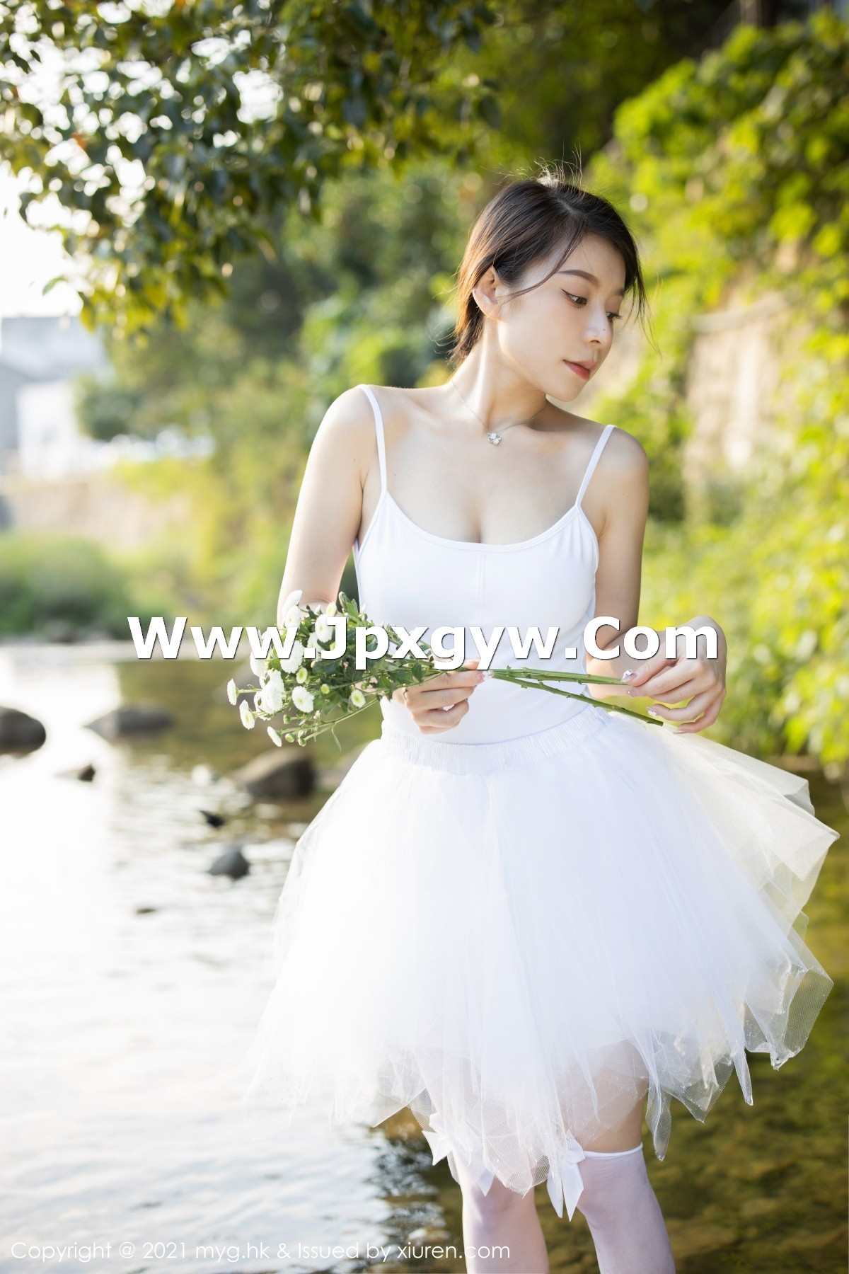 Jpxgyw.com_[MyGirl美媛馆]Vol.601_模特vetiver嘉宝贝儿长三角旅拍户外洁白芭蕾服饰湿身诱惑写真85P
