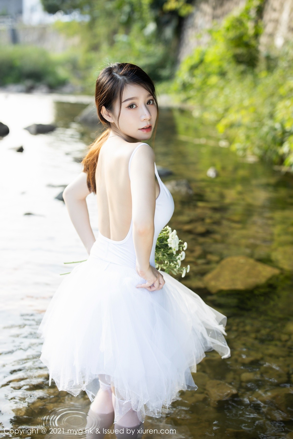 Jpxgyw.com_[MyGirl美媛馆]Vol.601_模特vetiver嘉宝贝儿长三角旅拍户外洁白芭蕾服饰湿身诱惑写真85P
