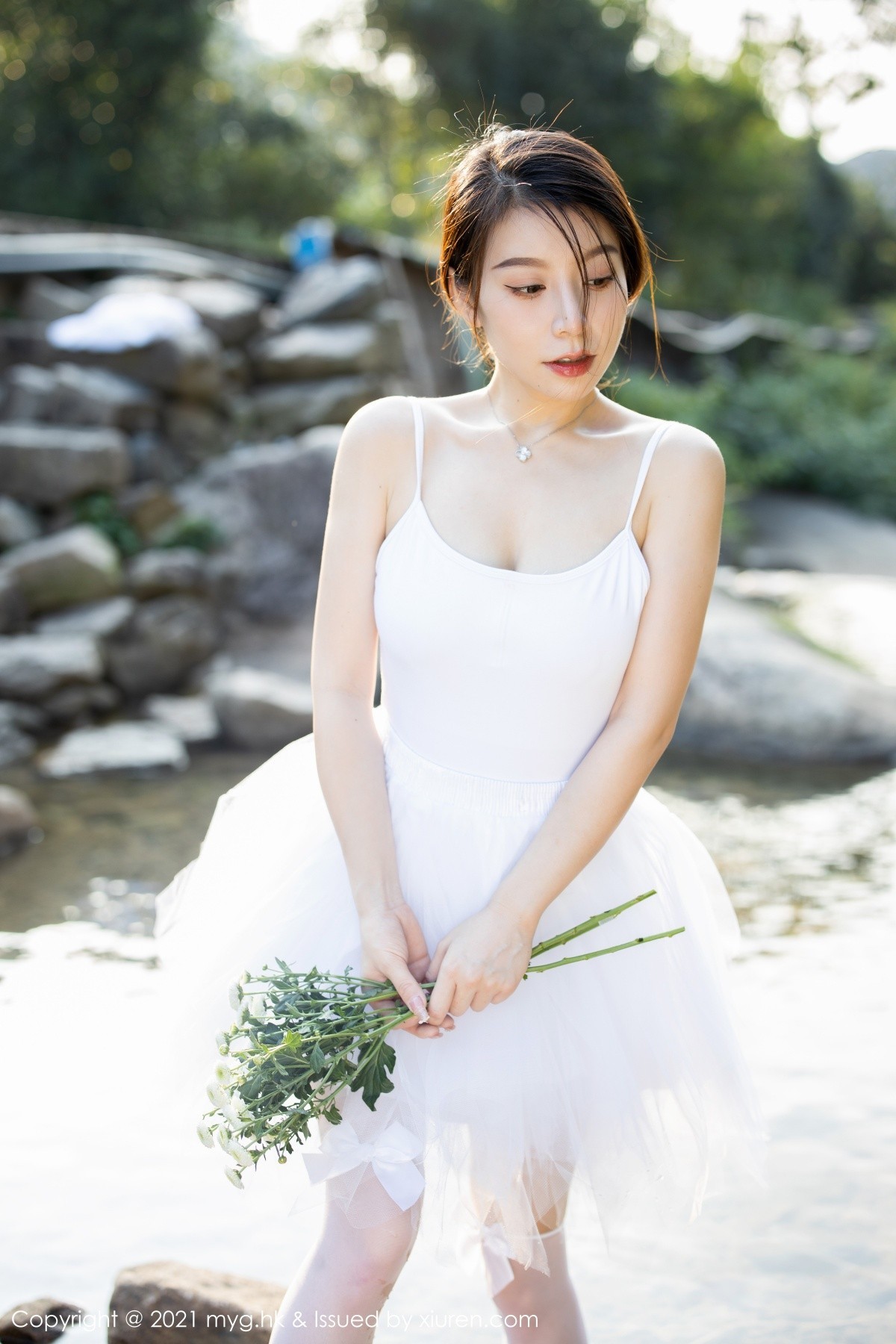 Jpxgyw.com_[MyGirl美媛馆]Vol.601_模特vetiver嘉宝贝儿长三角旅拍户外洁白芭蕾服饰湿身诱惑写真85P