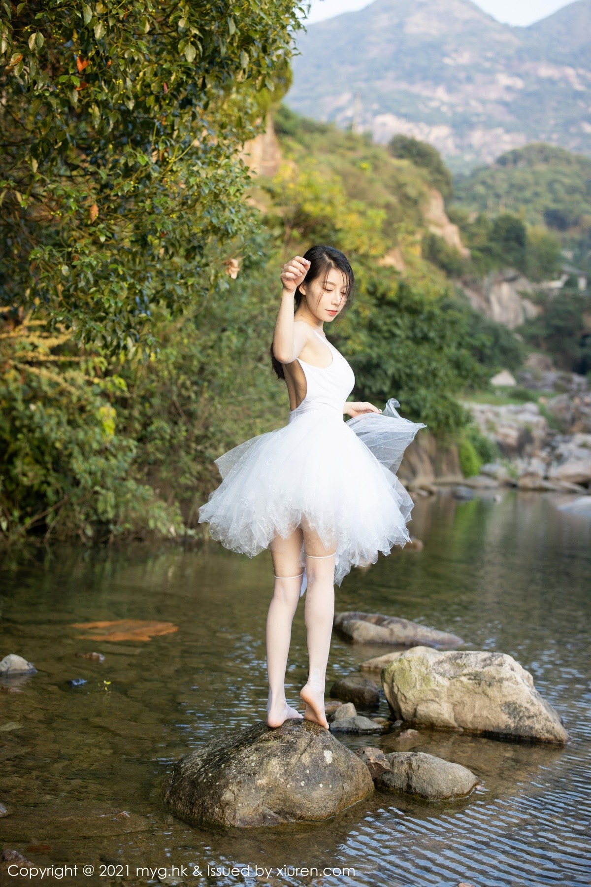 Jpxgyw.com_[MyGirl美媛馆]Vol.601_模特vetiver嘉宝贝儿长三角旅拍户外洁白芭蕾服饰湿身诱惑写真85P