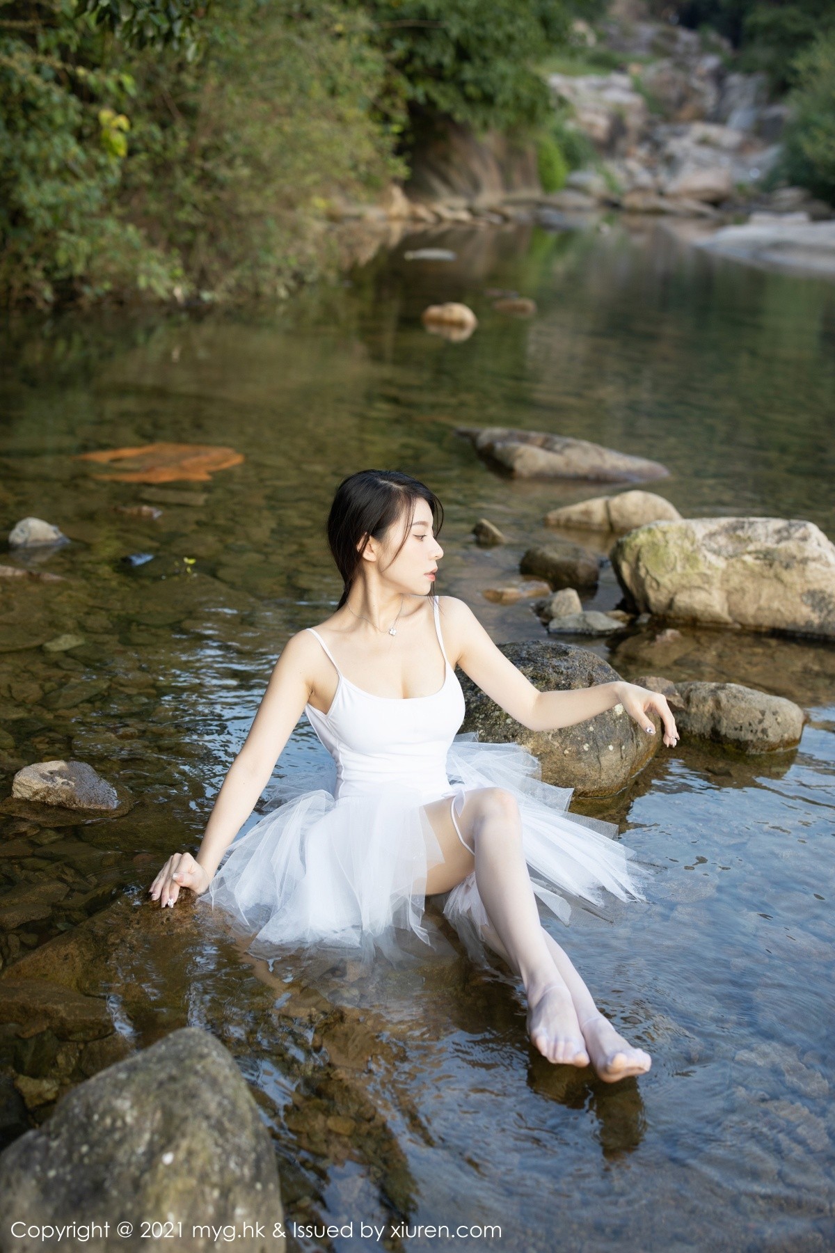 Jpxgyw.com_[MyGirl美媛馆]Vol.601_模特vetiver嘉宝贝儿长三角旅拍户外洁白芭蕾服饰湿身诱惑写真85P