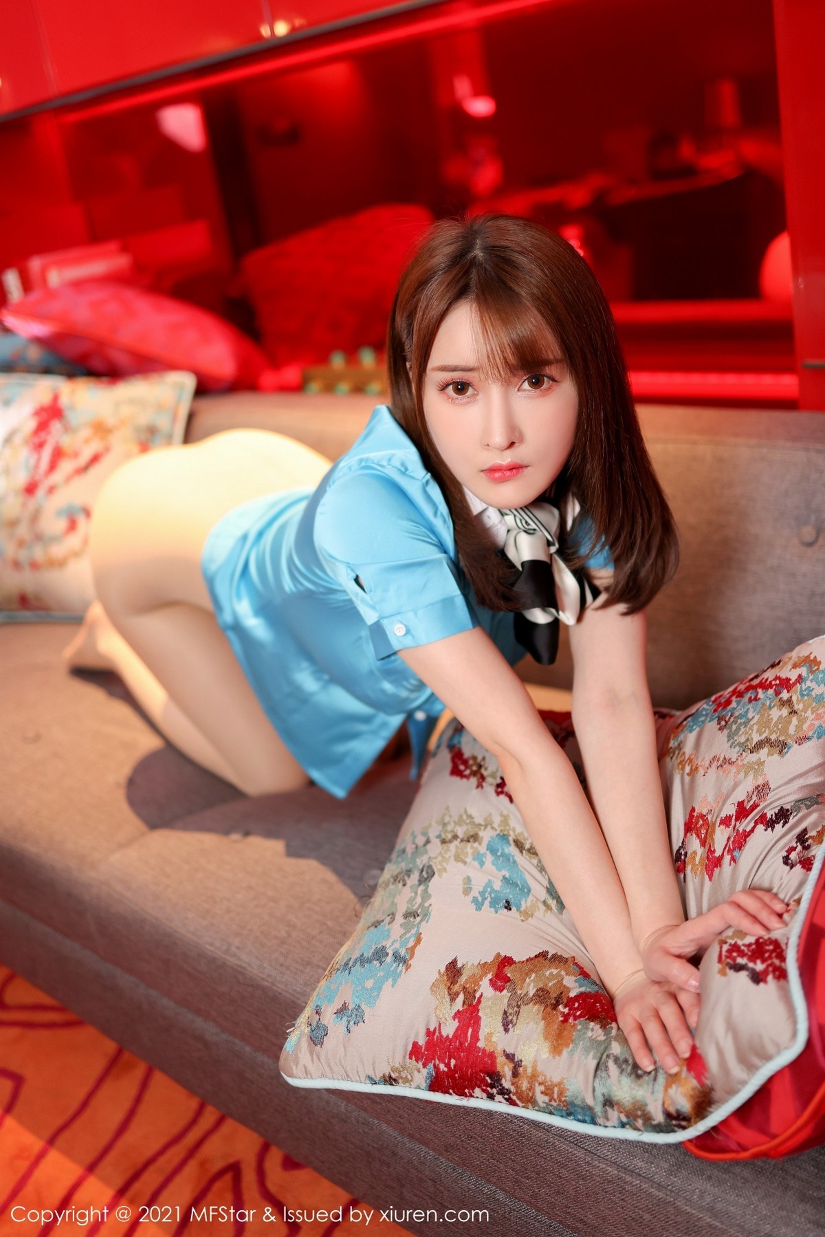 Jpxgyw.com_[MFStar模范学院]Vol.534_模特蔡文钰Abby职业装OL主题露肉丝裤袜秀翘臀美腿诱惑写真50P