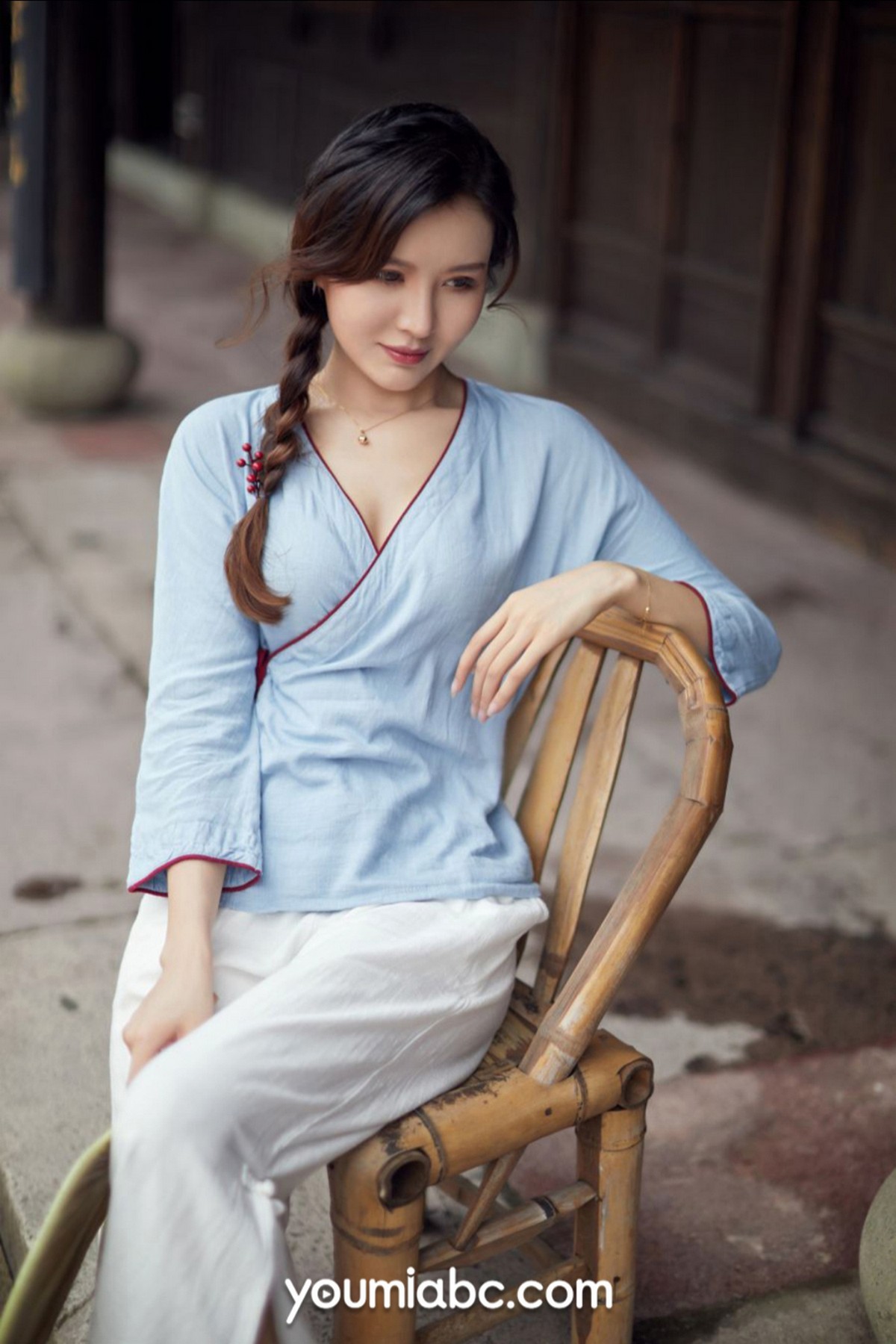 Jpxgyw.com_[YouMi尤蜜]Vol.724_模特黄金宝儿私房剧情主题民国风服饰半脱秀火辣身材诱惑写真55P