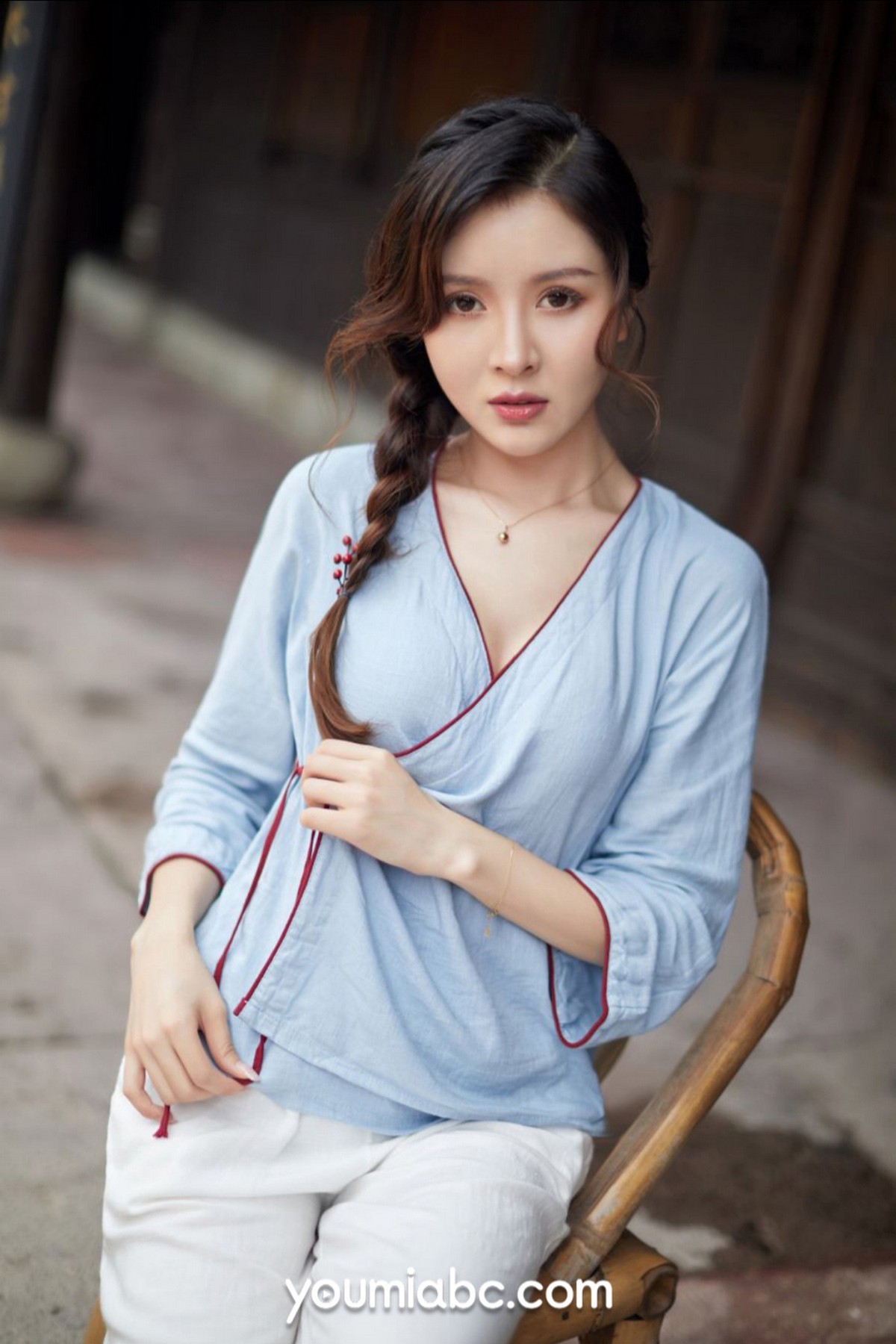 Jpxgyw.com_[YouMi尤蜜]Vol.724_模特黄金宝儿私房剧情主题民国风服饰半脱秀火辣身材诱惑写真55P