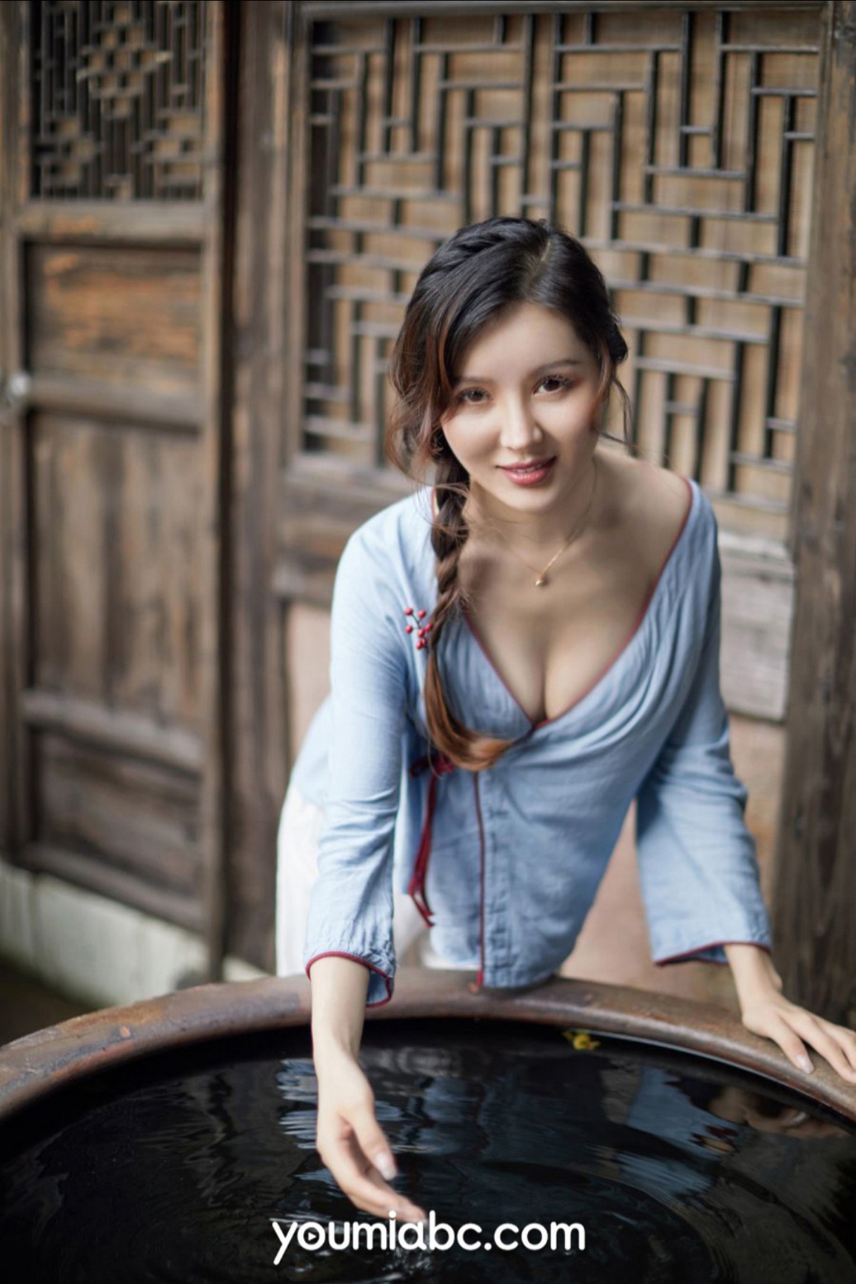 Jpxgyw.com_[YouMi尤蜜]Vol.724_模特黄金宝儿私房剧情主题民国风服饰半脱秀火辣身材诱惑写真55P