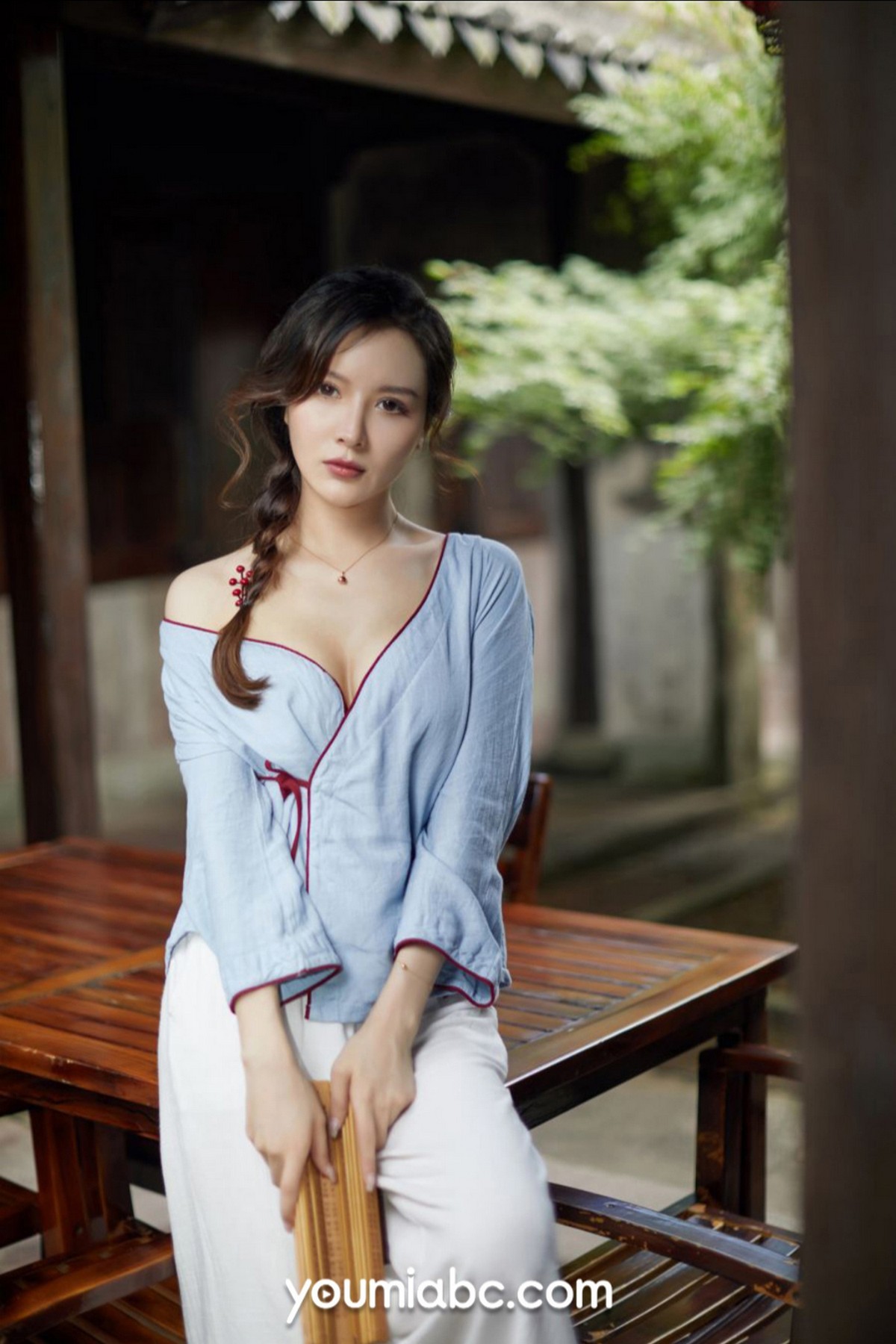 Jpxgyw.com_[YouMi尤蜜]Vol.724_模特黄金宝儿私房剧情主题民国风服饰半脱秀火辣身材诱惑写真55P