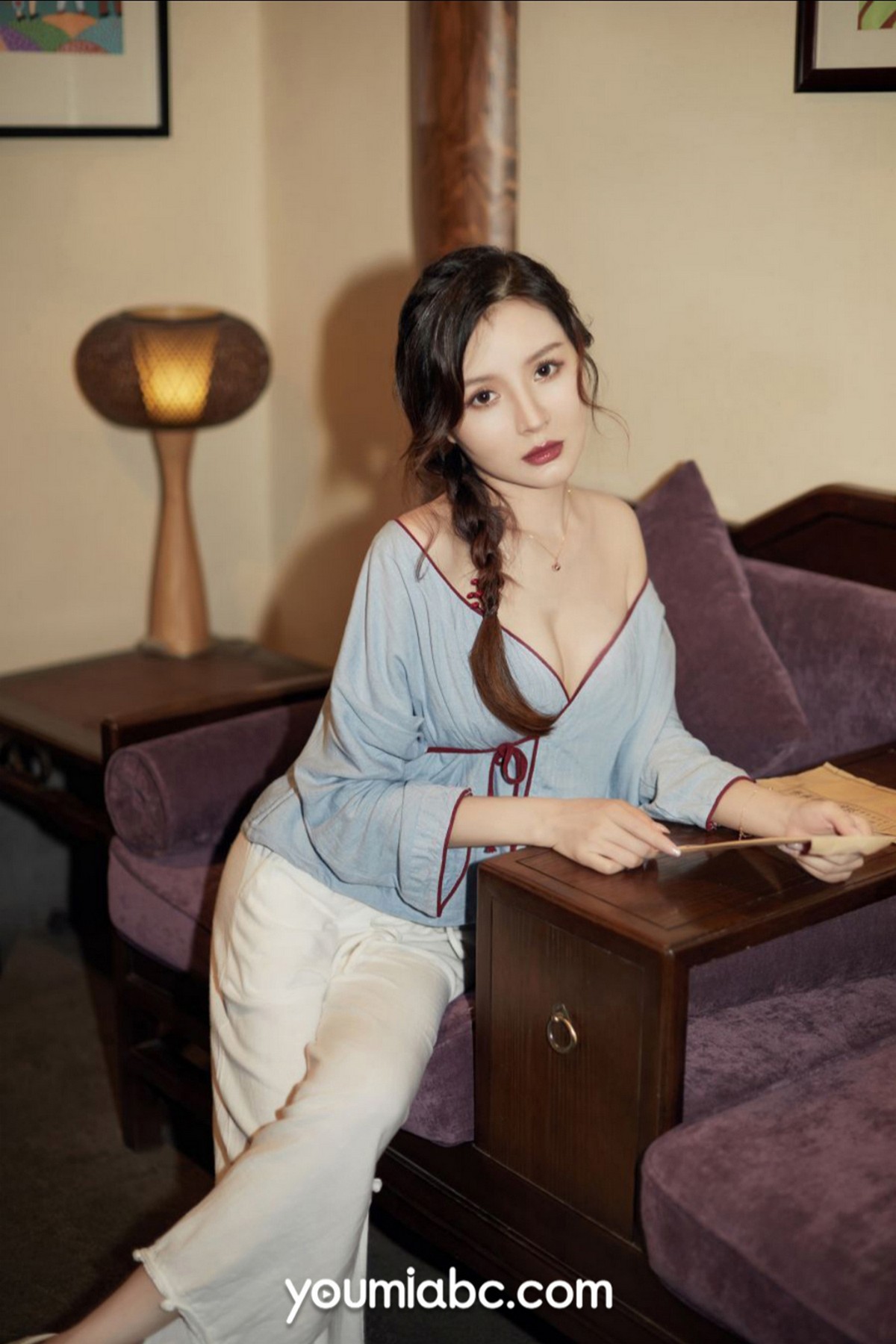 Jpxgyw.com_[YouMi尤蜜]Vol.724_模特黄金宝儿私房剧情主题民国风服饰半脱秀火辣身材诱惑写真55P