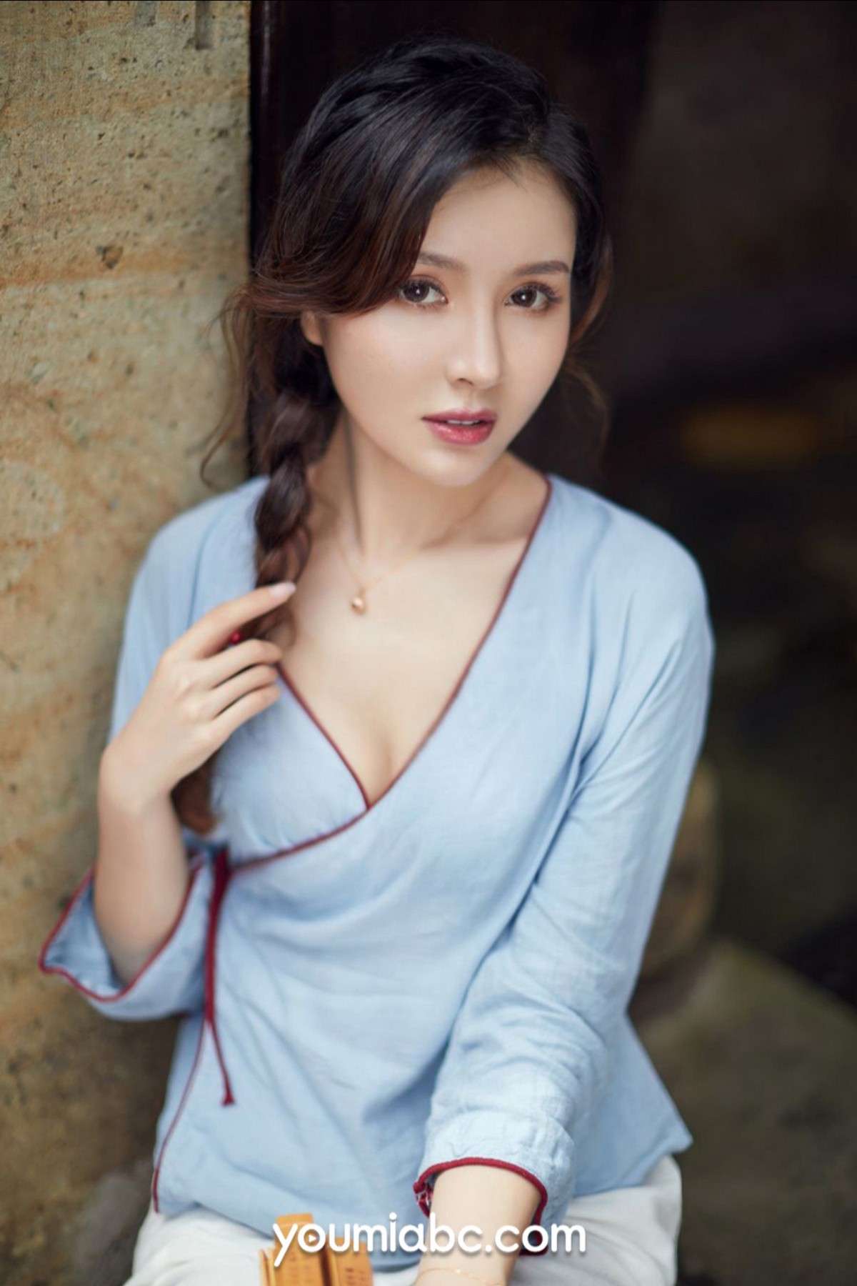 Jpxgyw.com_[YouMi尤蜜]Vol.724_模特黄金宝儿私房剧情主题民国风服饰半脱秀火辣身材诱惑写真55P