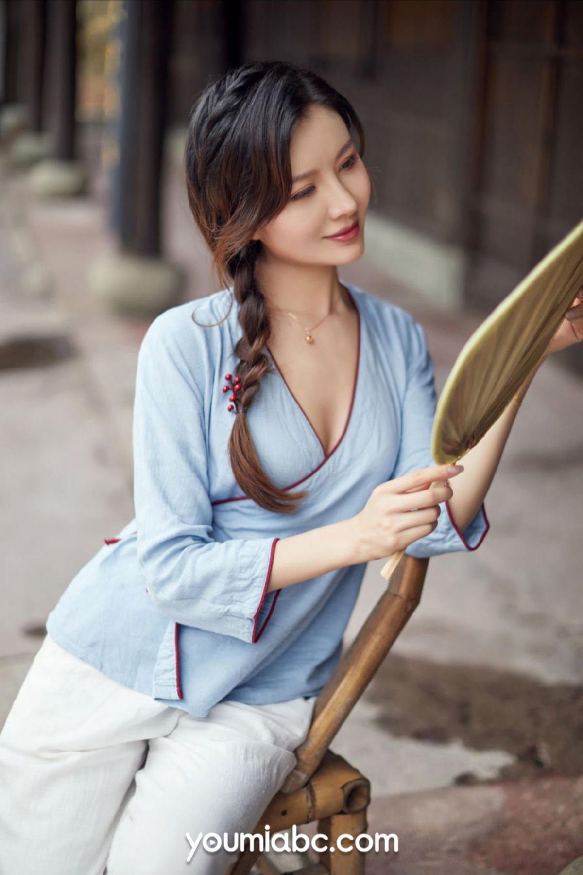 Jpxgyw.com_[YouMi尤蜜]Vol.724_模特黄金宝儿私房剧情主题民国风服饰半脱秀火辣身材诱惑写真55P