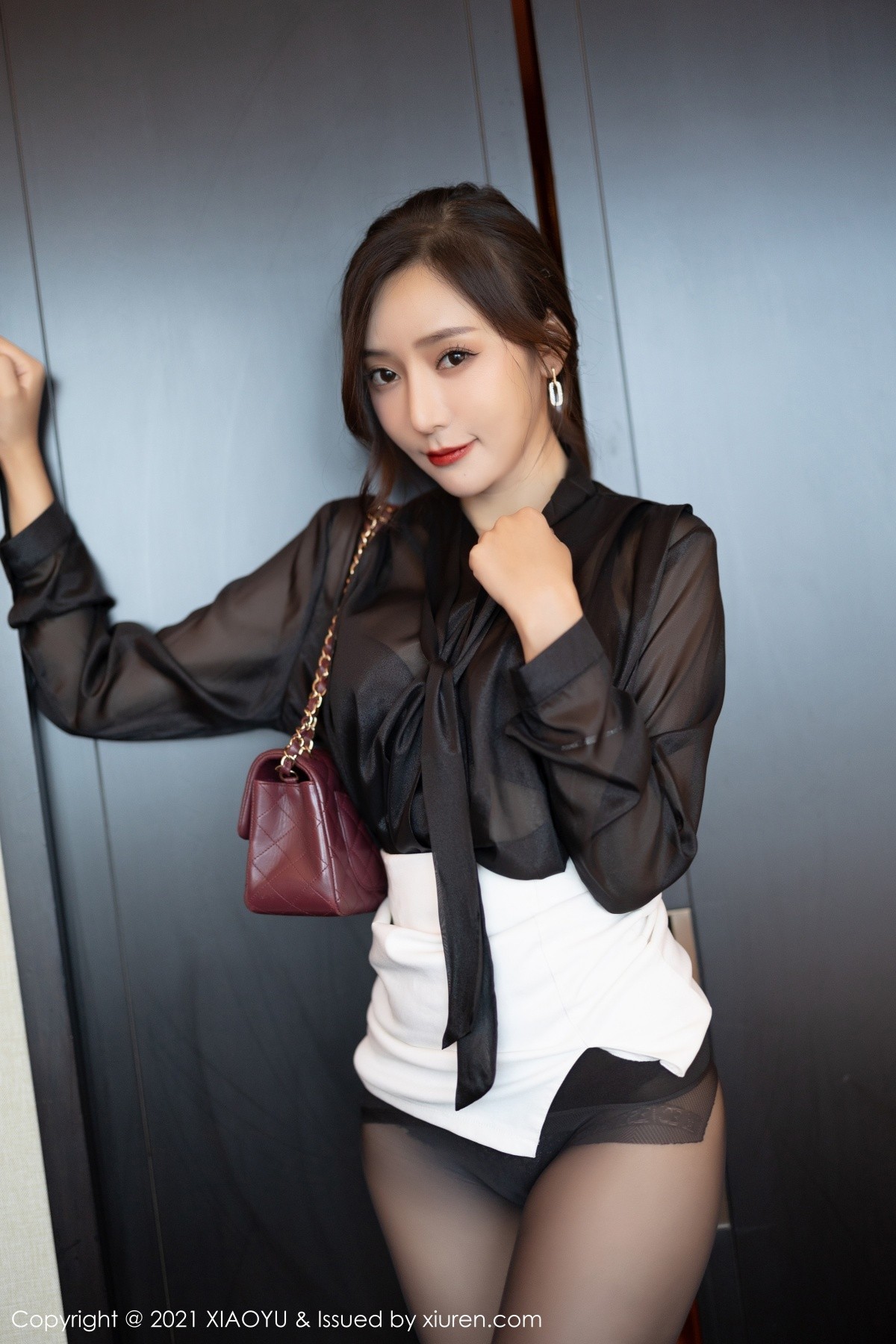 Jpxgyw.com_[XiaoYu画语界]Vol.632_女神王馨瑶yanni典雅都市OL主题黑色内衣配黑丝裤袜诱惑写真80P